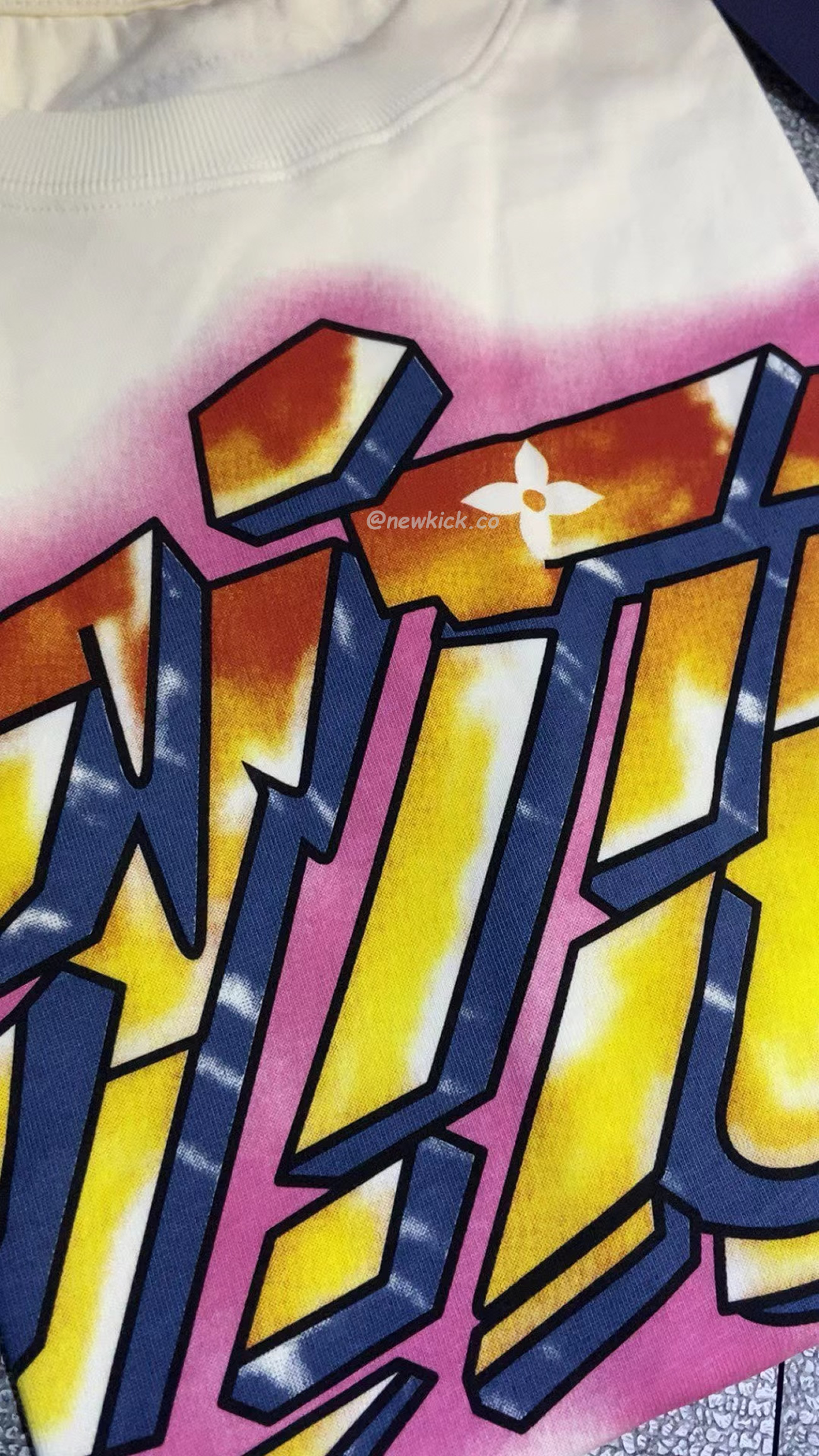 Louis Vuitton Graffiti T Shirt Milky White (2) - www.newkick.org