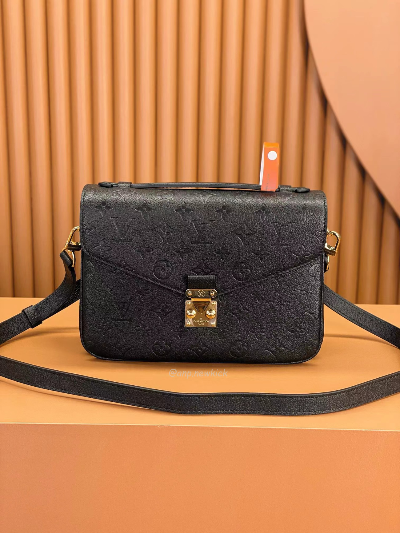 Louis Viitton Pochette Metis Shoulder Bag M41487 (13) - www.newkick.org Louis Viitton Pochette Metis Shoulder Bag M41487 (13) - www.newkick.org