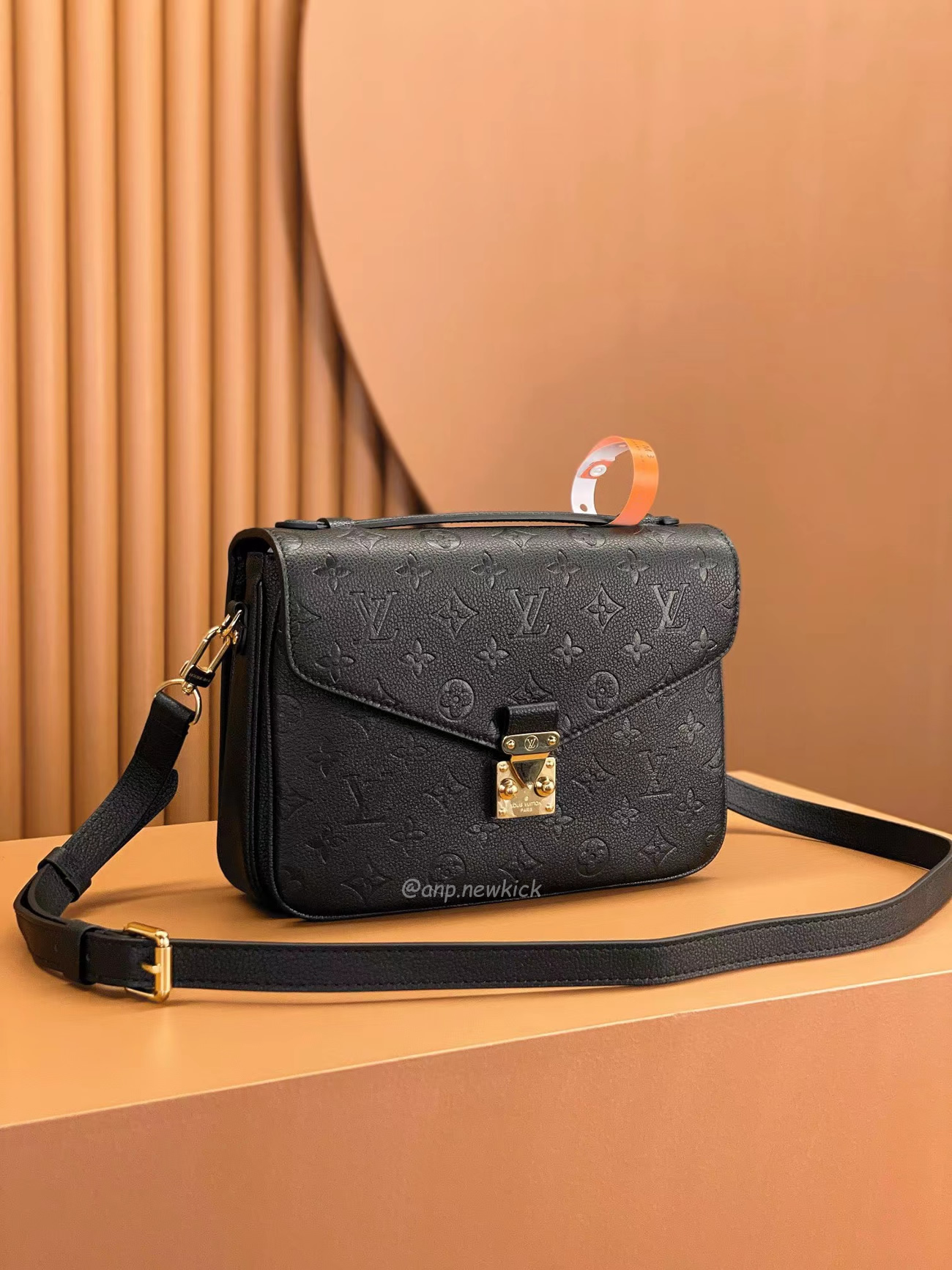 Louis Viitton Pochette Metis Shoulder Bag M41487 (2) - www.newkick.org Louis Viitton Pochette Metis Shoulder Bag M41487 (2) - www.newkick.org