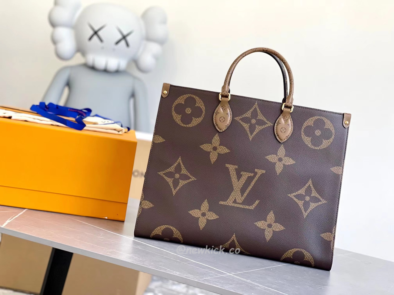 Louis Vuitton Onthego Cloth Tote Brown M45320 (17) - www.newkick.org