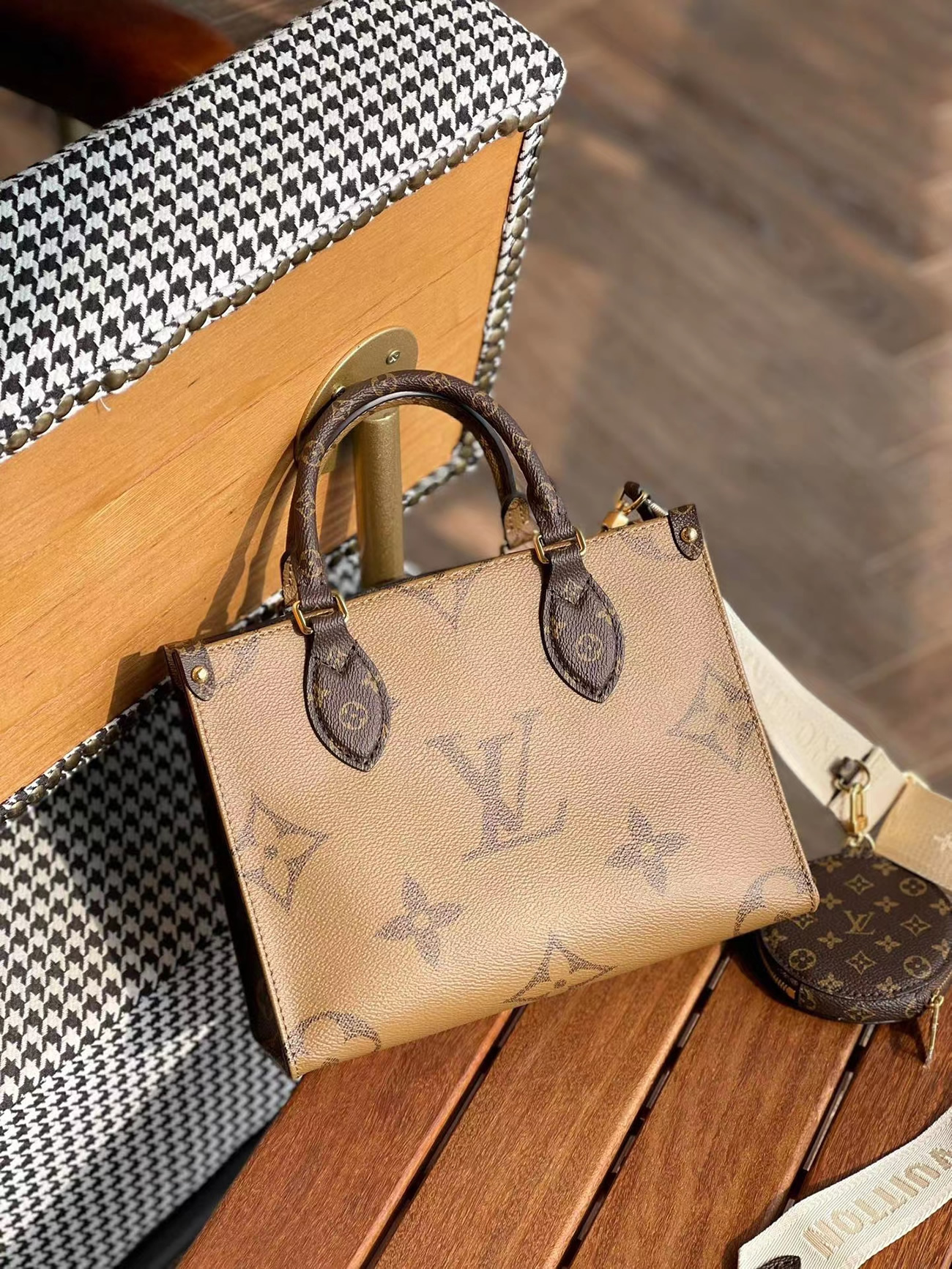 Louis Vuitton Onthego Mm M45321 (16) - www.newkick.org Louis Vuitton Onthego Mm M45321 (16) - www.newkick.org