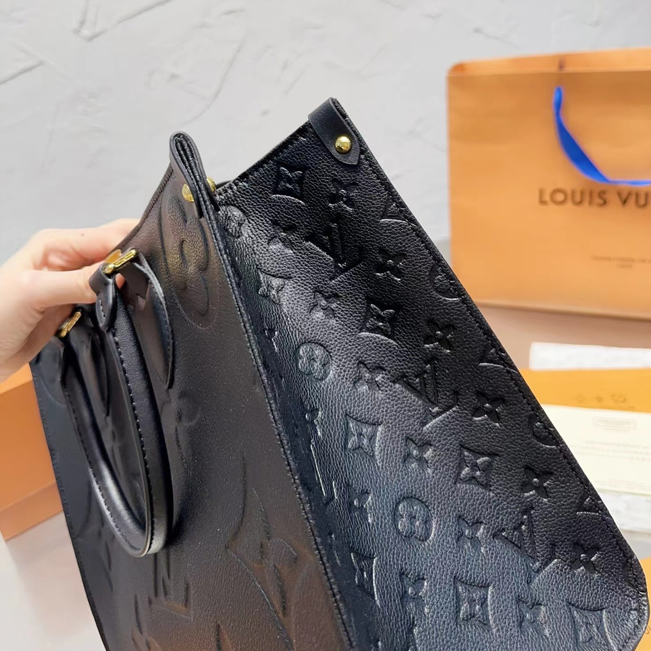Louis Vuitton Onthego Empreinte M L Black M45595 (34) - www.newkick.vip