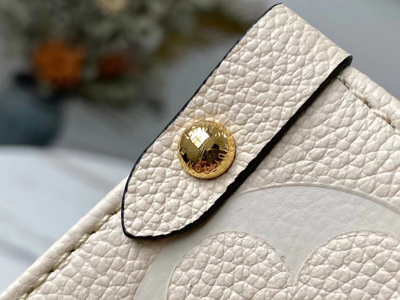 Louis Vuitton Onthego Mm Creamsaffron M45717 (10) - www.newkick.org Louis Vuitton Onthego Mm Creamsaffron M45717 (10) - www.newkick.org