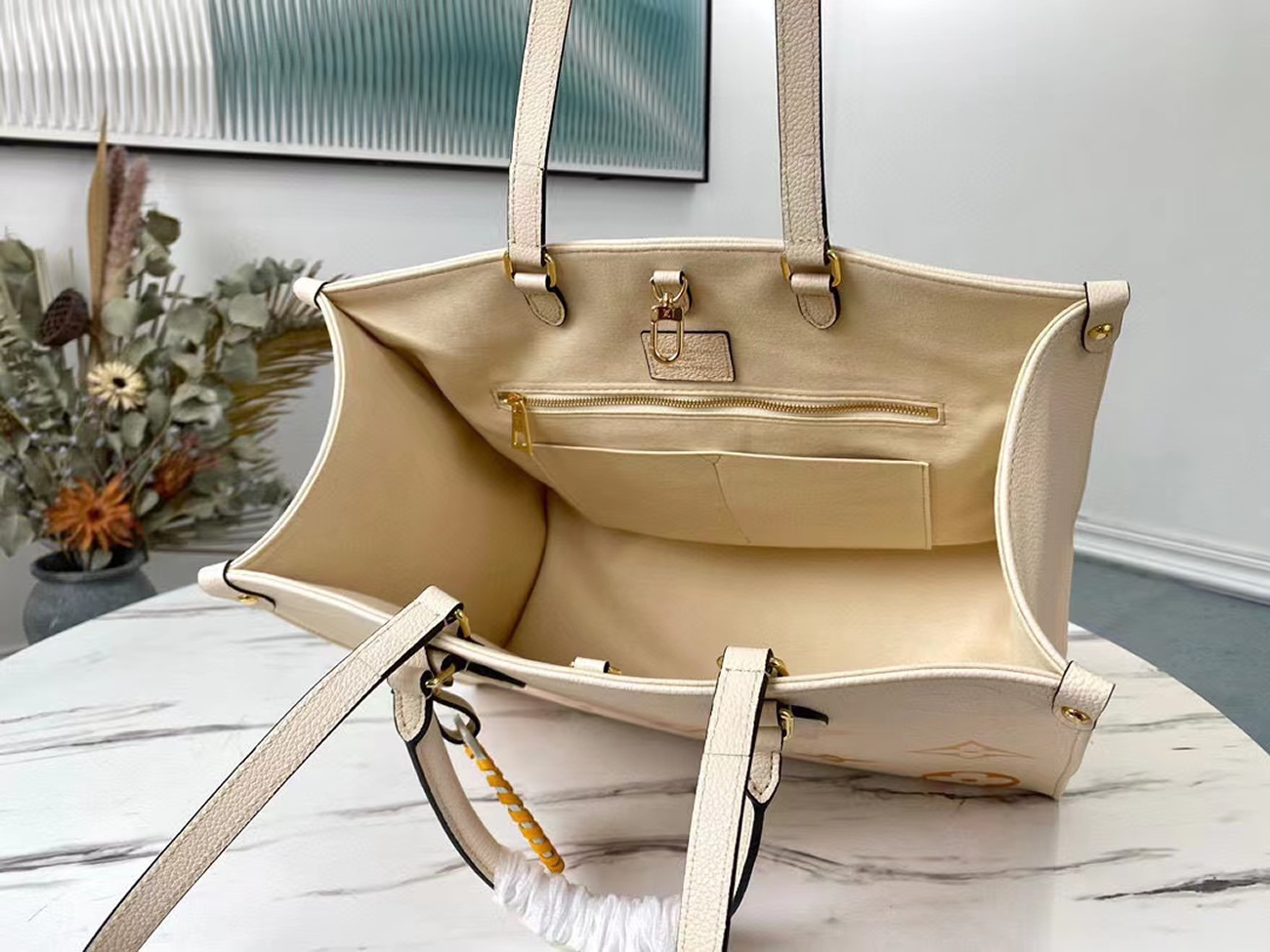 Louis Vuitton Onthego Mm Creamsaffron M45717 (2) - www.newkick.org Louis Vuitton Onthego Mm Creamsaffron M45717 (2) - www.newkick.org