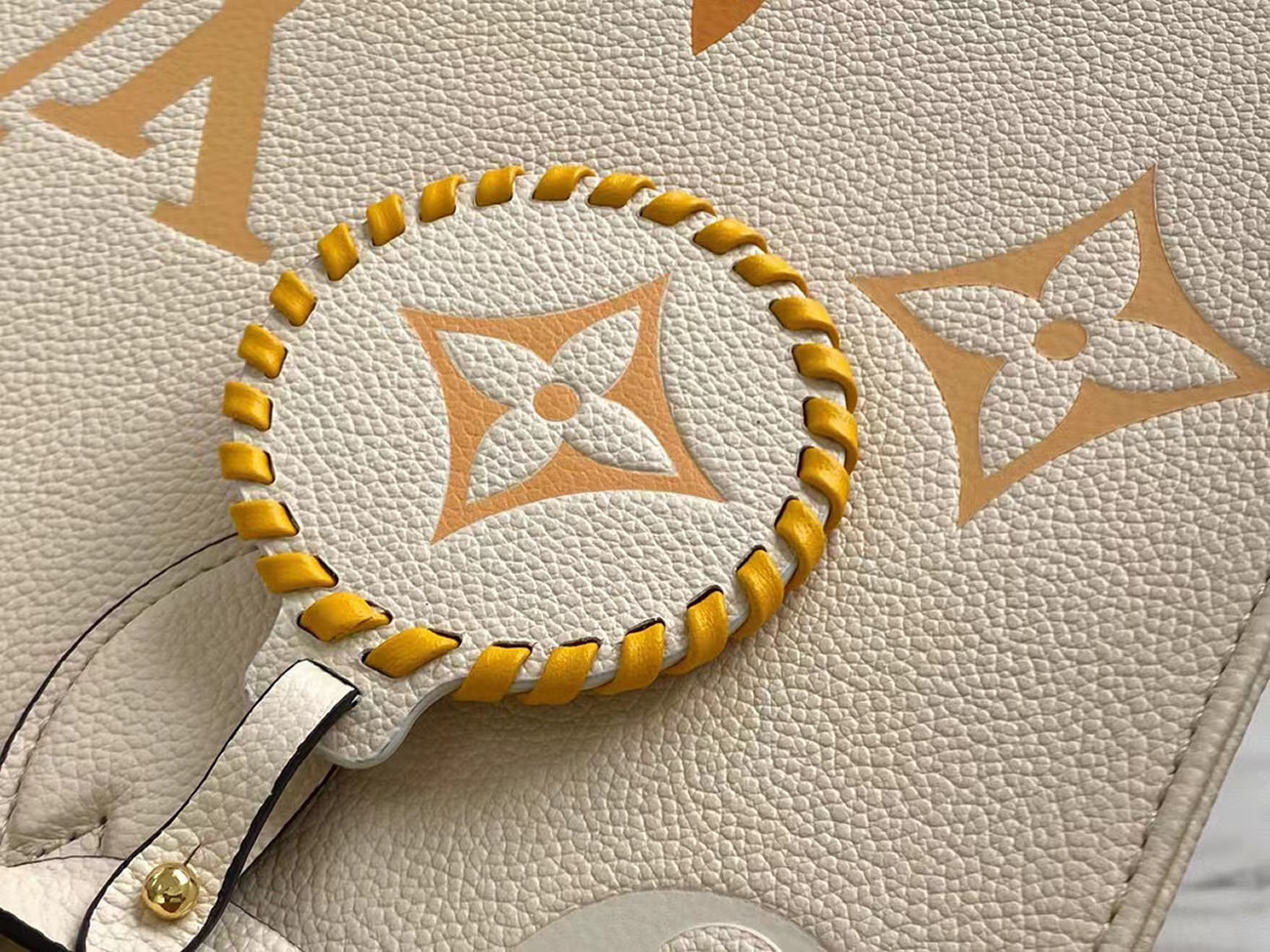 Louis Vuitton Onthego Mm Creamsaffron M45717 (9) - www.newkick.org Louis Vuitton Onthego Mm Creamsaffron M45717 (9) - www.newkick.org