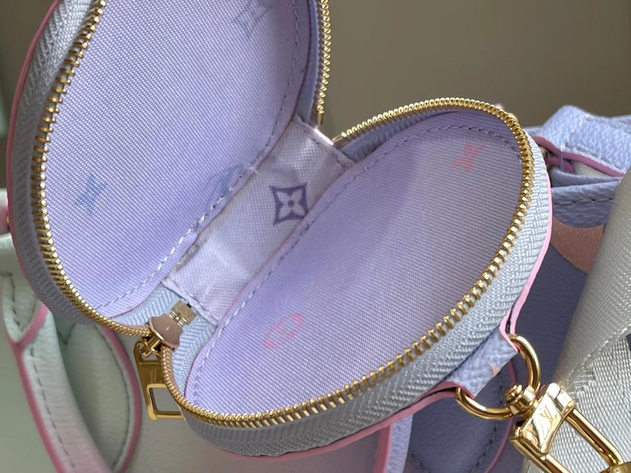 Louis Vuitton Onthego Small Handbag M59856 (11) - www.newkick.org Louis Vuitton Onthego Small Handbag M59856 (11) - www.newkick.org