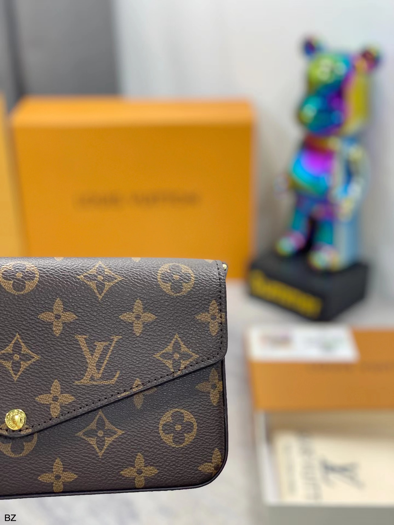 Louis Vuitton Pochette Crossbody Bag M61276 (10) - www.newkick.org Louis Vuitton Pochette Crossbody Bag M61276 (10) - www.newkick.org
