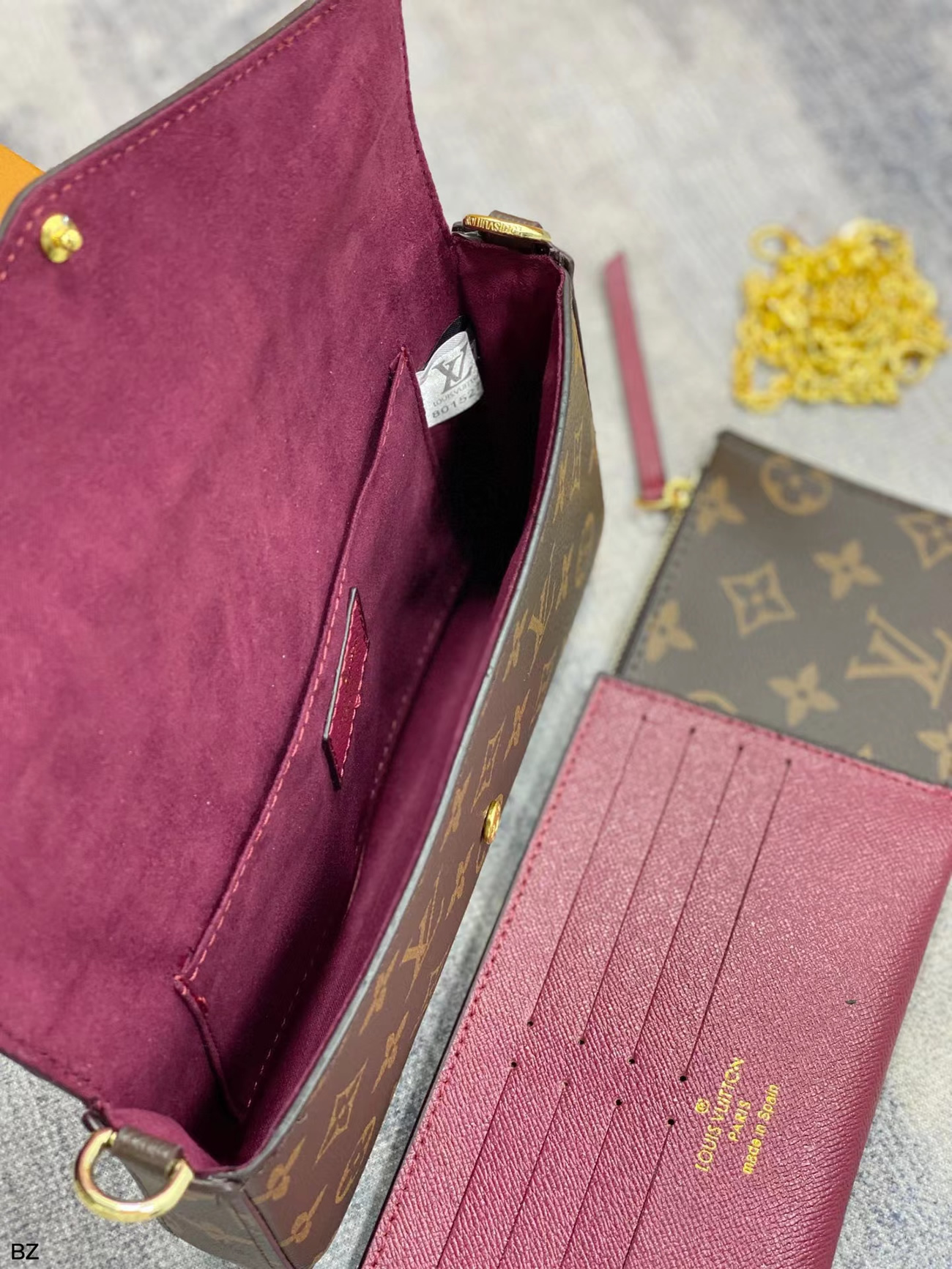 Louis Vuitton Pochette Crossbody Bag M61276 (15) - www.newkick.org Louis Vuitton Pochette Crossbody Bag M61276 (15) - www.newkick.org