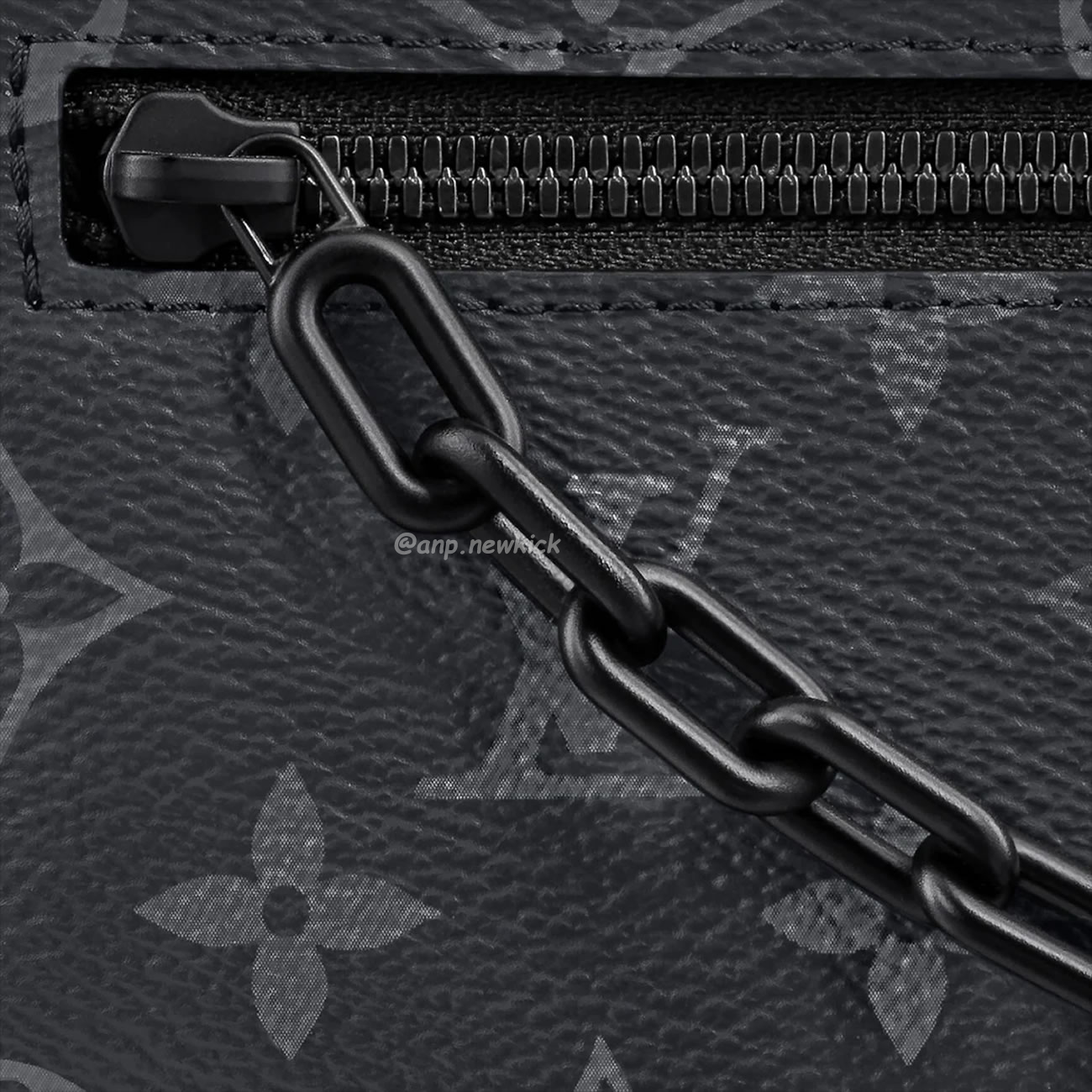 Louis Vuitton Pochette Volga Monogram Eclipse Black M68321 (4) - www.newkick.org Louis Vuitton Pochette Volga Monogram Eclipse Black M68321 (4) - www.newkick.org