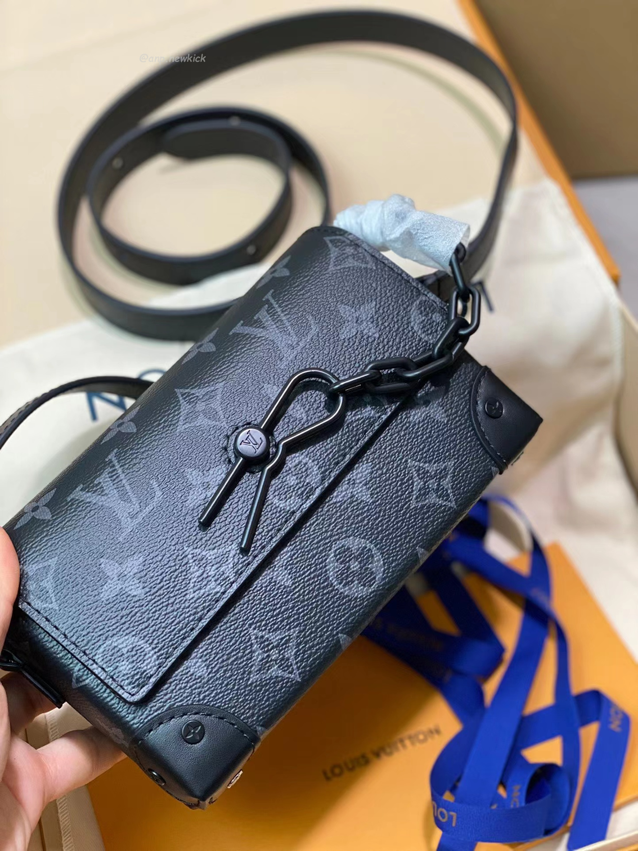 Louis Vuitton Steamer Wearable Wallet M81783 (18) - www.newkick.org