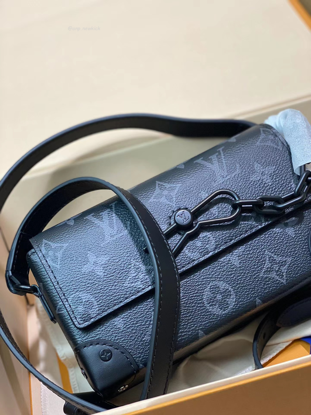 Louis Vuitton Steamer Wearable Wallet M81783 (21) - www.newkick.org