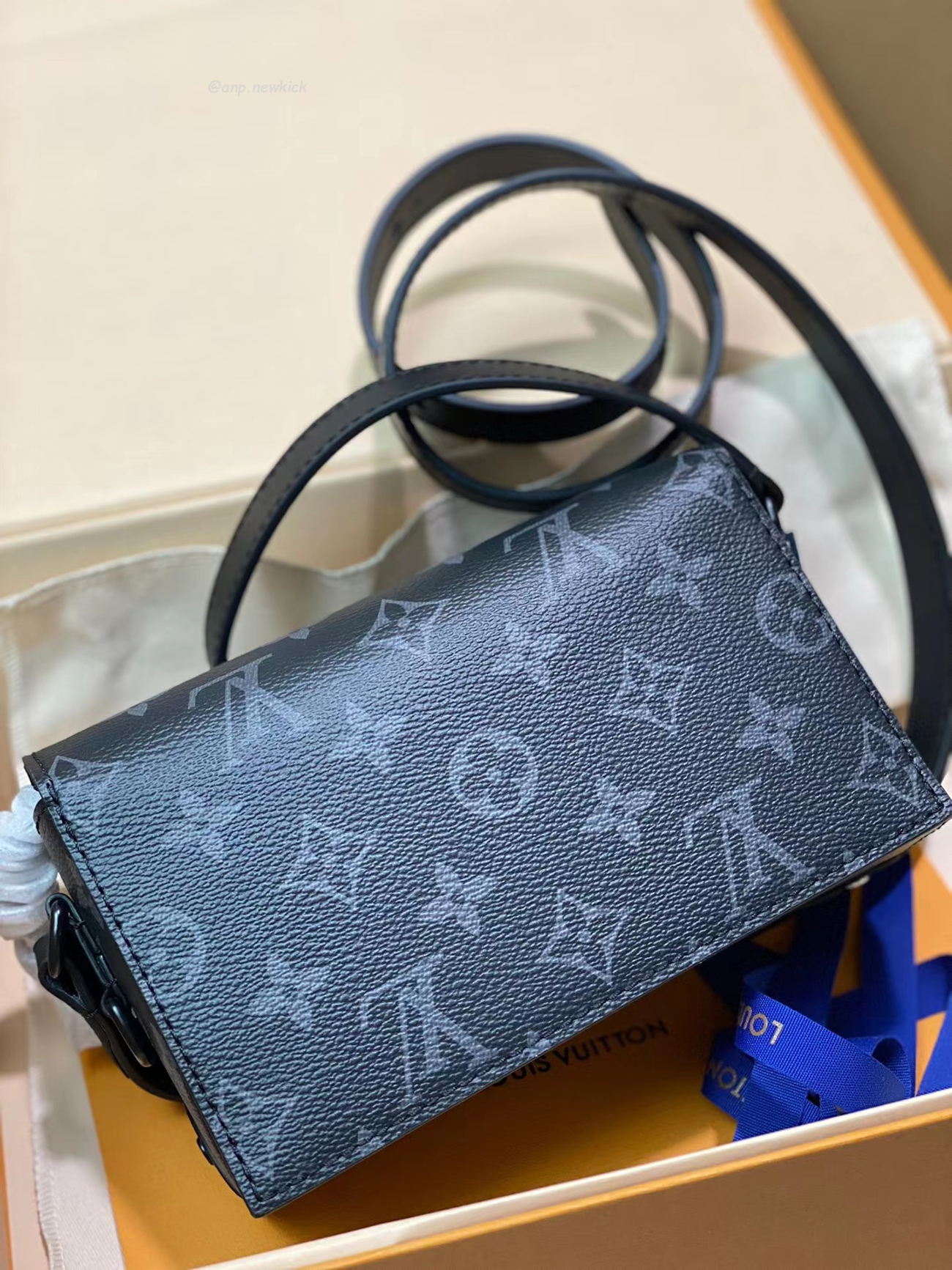 Louis Vuitton Steamer Wearable Wallet M81783 (22) - www.newkick.org