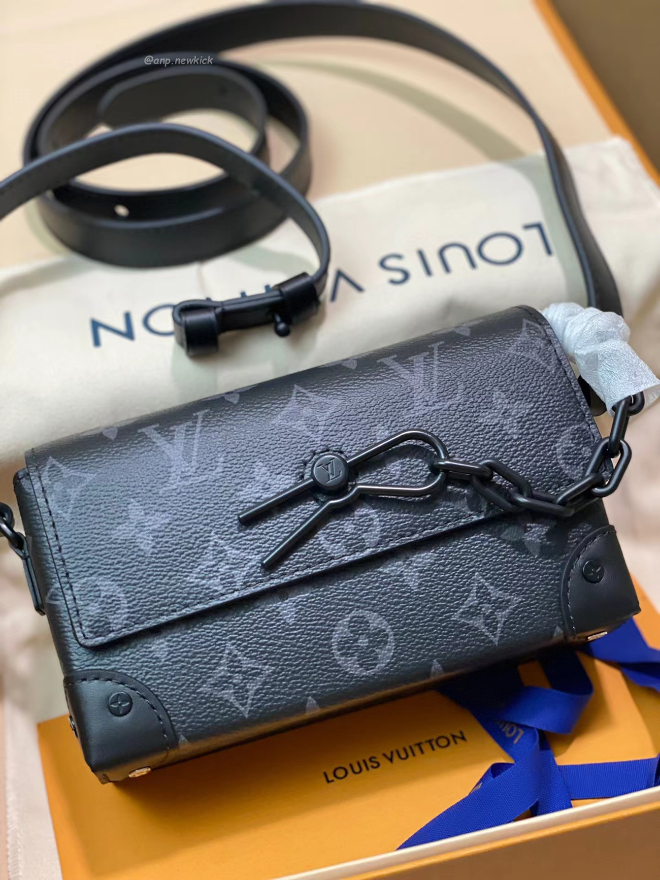 Louis Vuitton Steamer Wearable Wallet M81783 (23) - www.newkick.org
