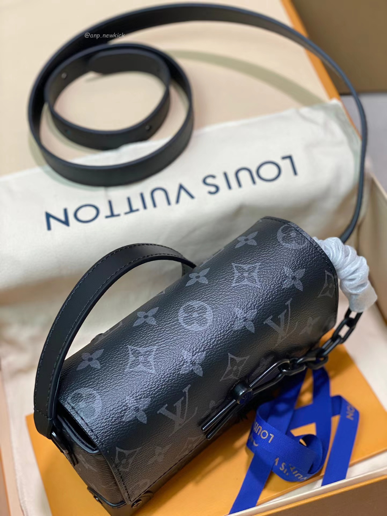 Louis Vuitton Steamer Wearable Wallet M81783 (24) - www.newkick.org