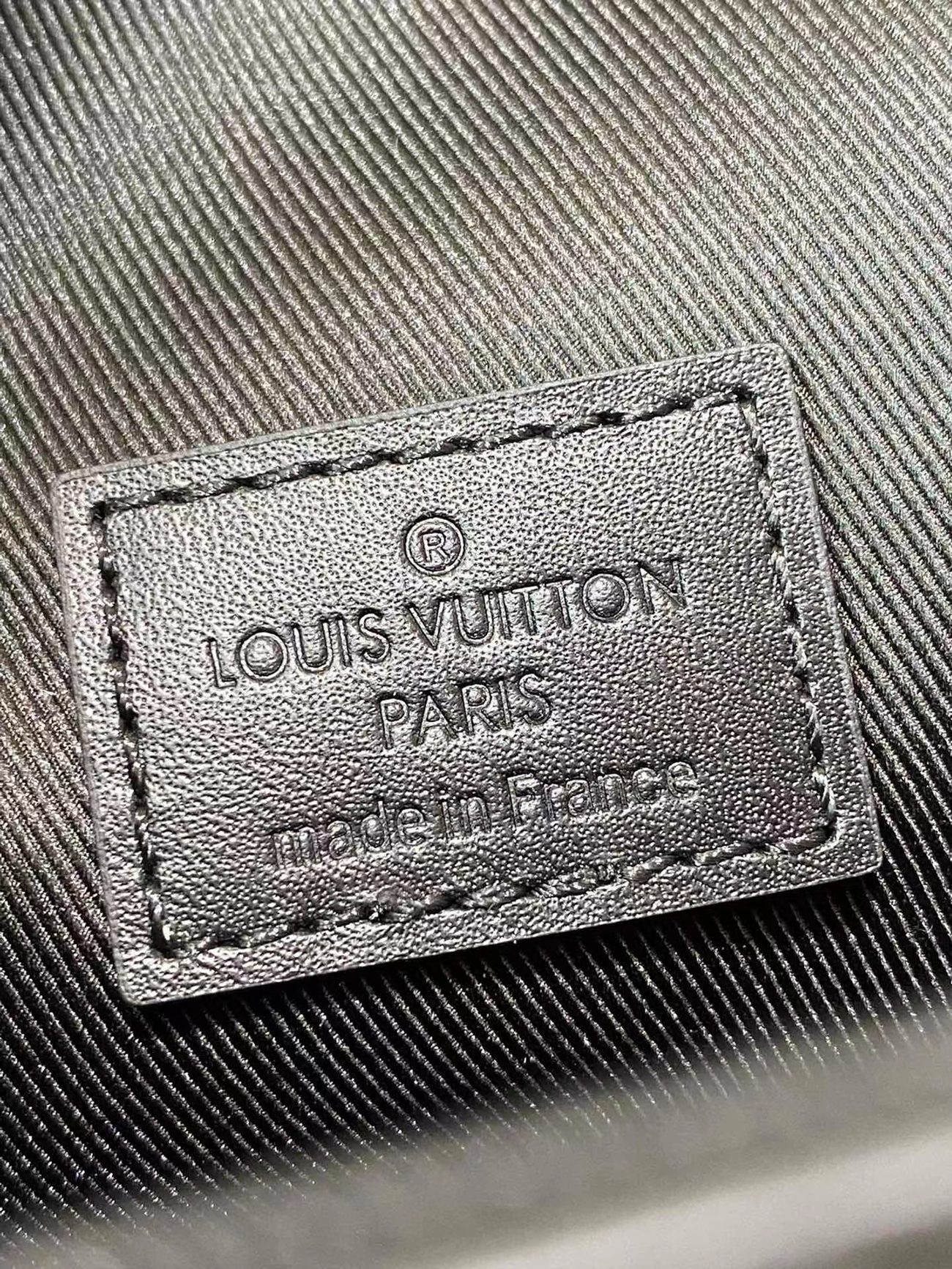 Louis Vuitton Steamer Wearable Wallet M81783 (25) - www.newkick.org