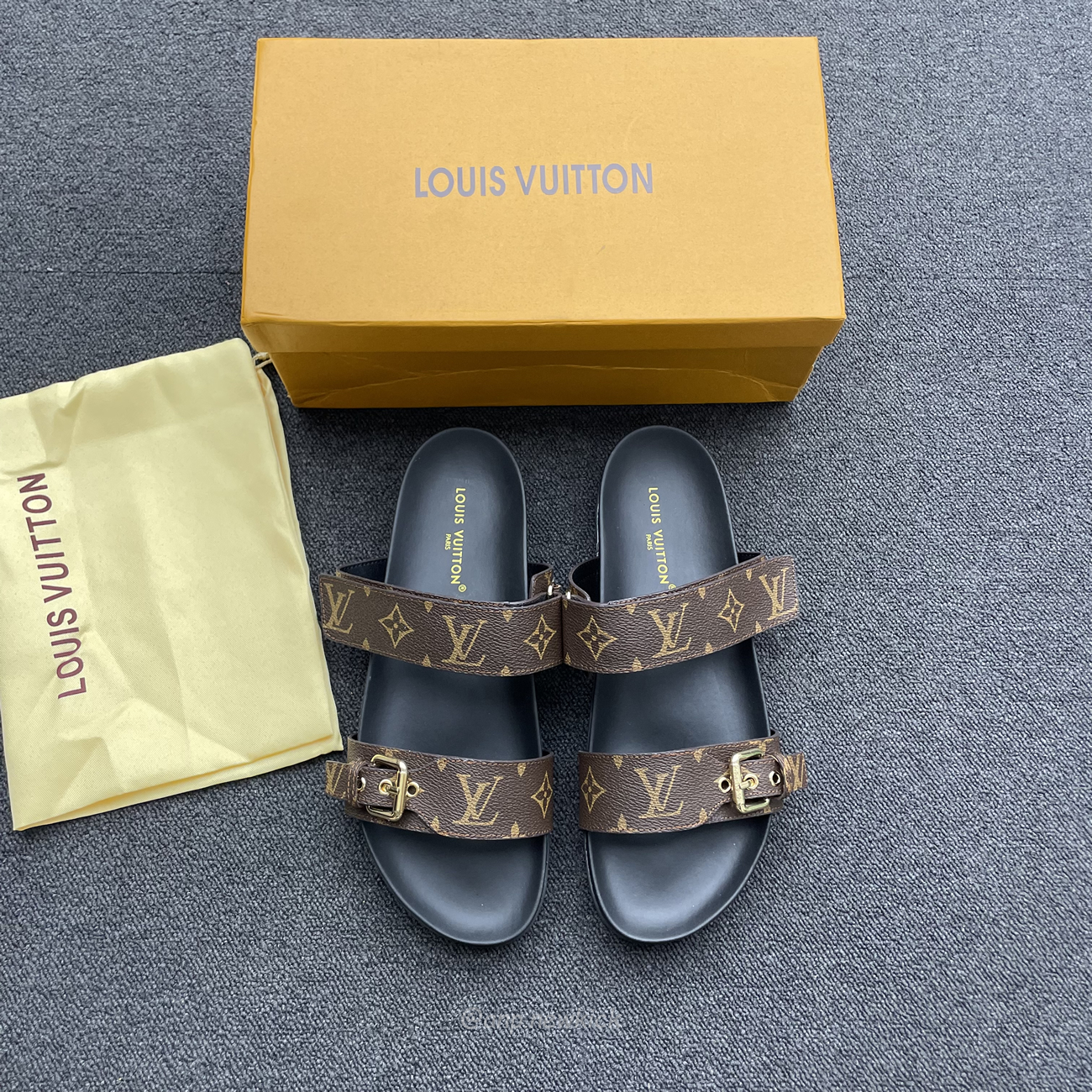 Louis Vuitton Bom Dia Flat Mule Sandals (10) - www.newkick.org Louis Vuitton Bom Dia Flat Mule Sandals (10) - www.newkick.org