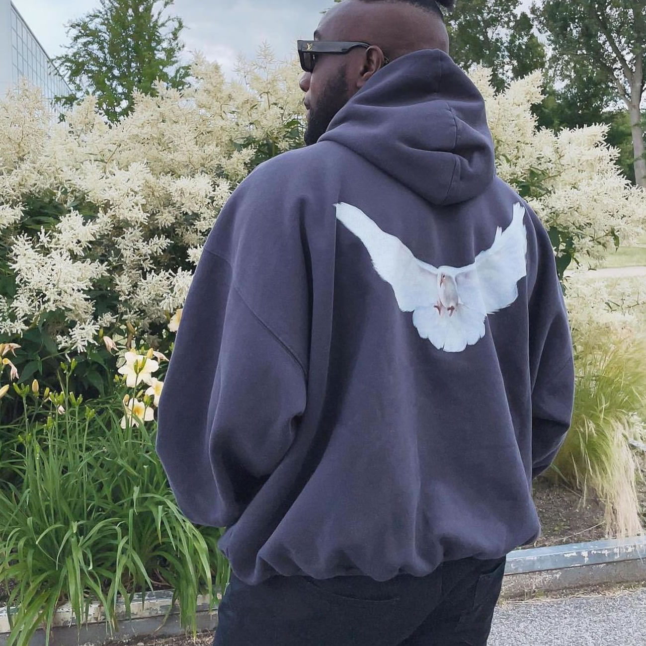 Yeezy Gap Engineered By Balenciaga Dove Hoodie Washed Black Ss22 (5) - www.newkick.org Yeezy Gap Engineered By Balenciaga Dove Hoodie Washed Black Ss22 (5) - www.newkick.org