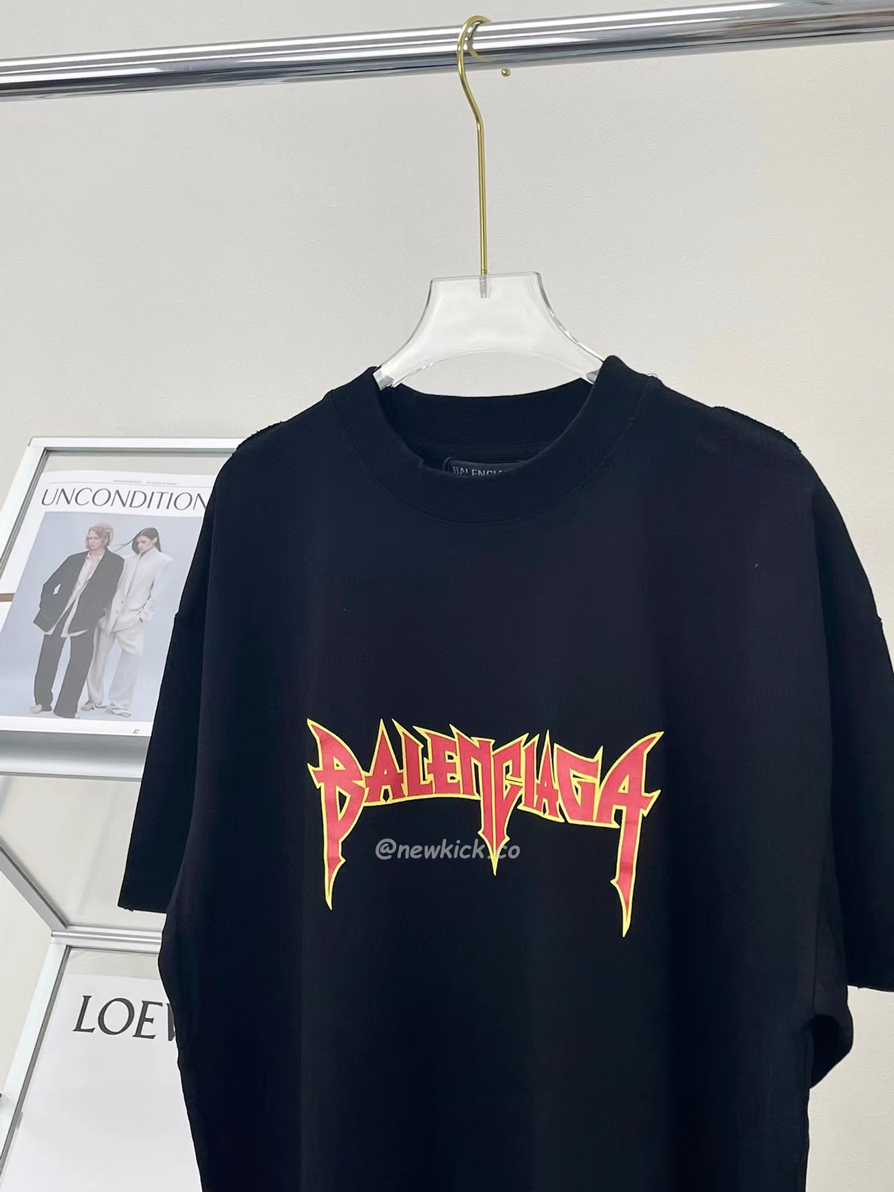 Balenciaga Metal Vintage Oversized T Shirt Black Multi Ss22 (7) - www.newkick.org Balenciaga Metal Vintage Oversized T Shirt Black Multi Ss22 (7) - www.newkick.org