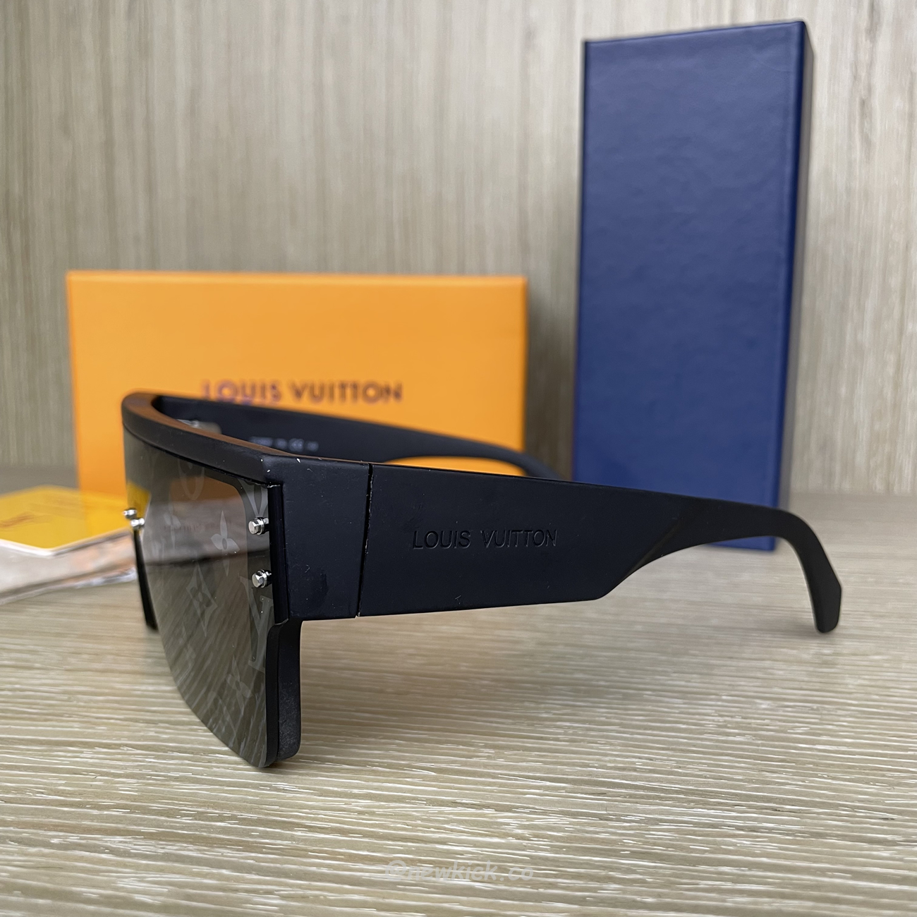 Louis Vuitton Lv Waimea Sunglasses (2) - www.newkick.org Louis Vuitton Lv Waimea Sunglasses (2) - www.newkick.org