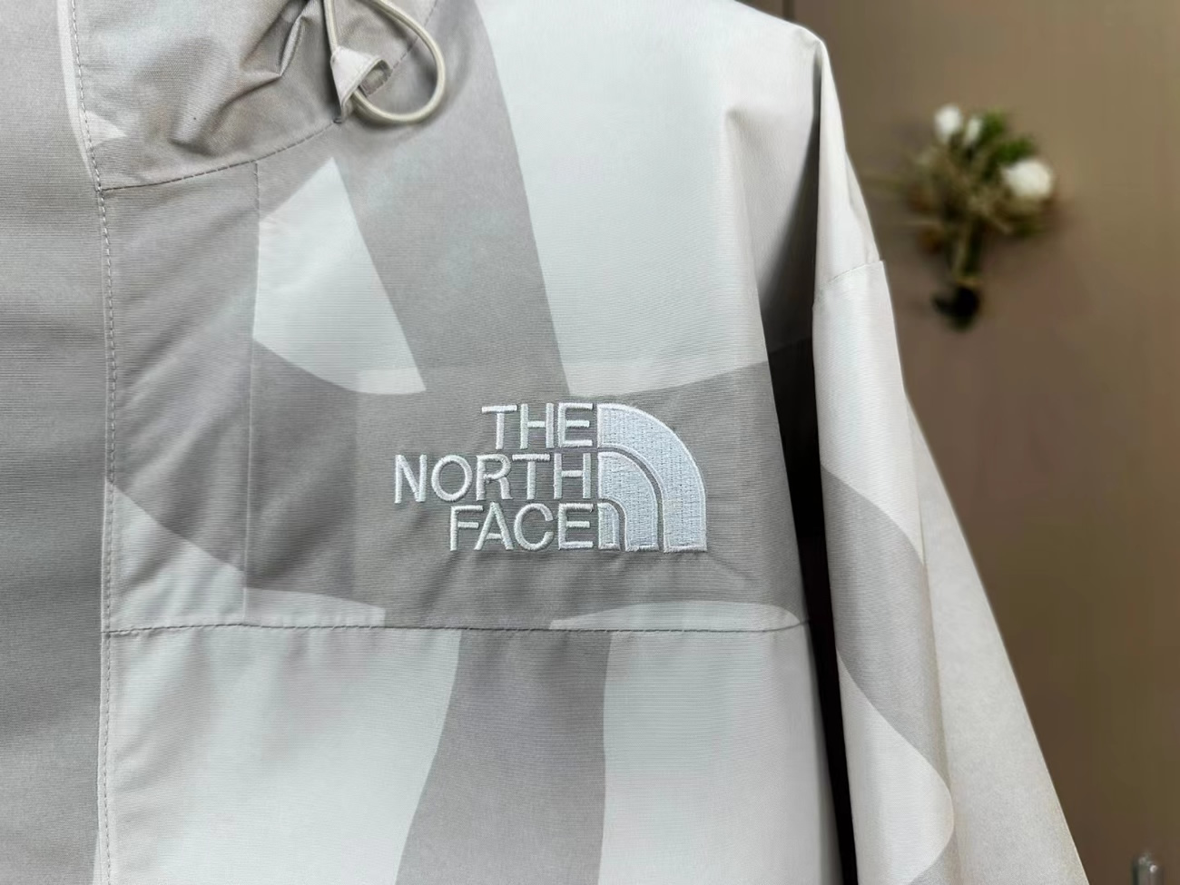 The North Face Xx Kaws Jacket (9) - www.newkick.org The North Face Xx Kaws Jacket (9) - www.newkick.org