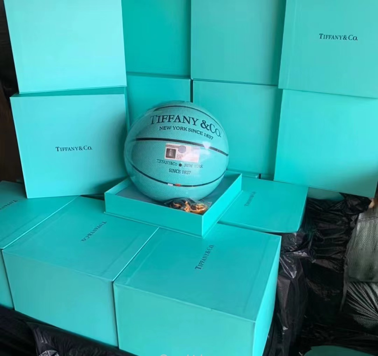 Tiffany X Cat Street X Spalding Basketball Tiffany Blue (7) - www.newkick.org