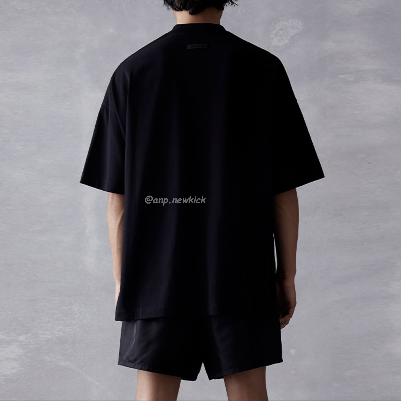 Fear Of God Essentials Logo Printed V Neck T Shirt (6) - www.newkick.org Fear Of God Essentials Logo Printed V Neck T Shirt (6) - www.newkick.org