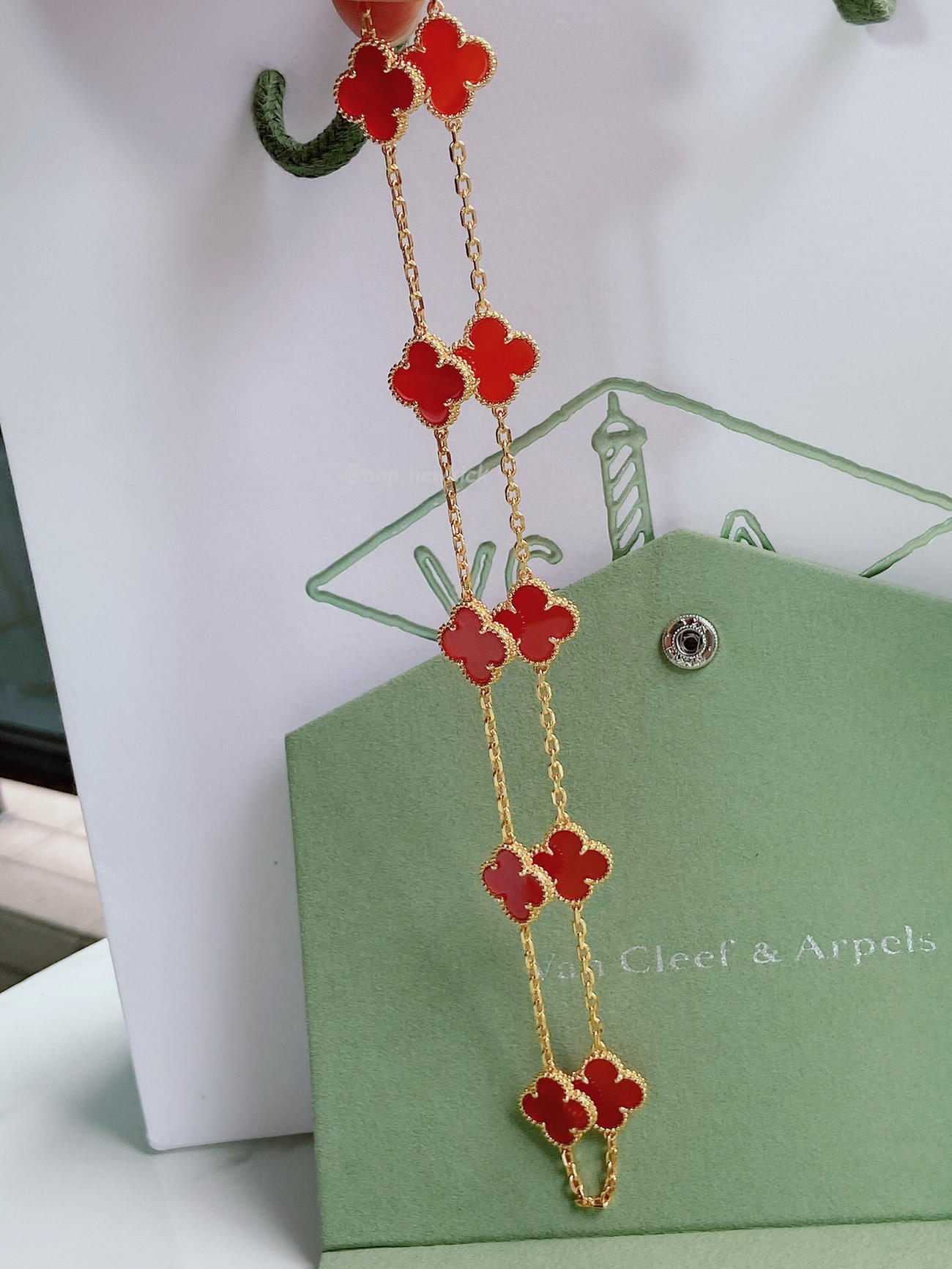 Van Cleef Arpels Vintage Alhambra 10 Four Leaf Lucky Totem Necklaces (3) - www.newkick.org Van Cleef Arpels Vintage Alhambra 10 Four Leaf Lucky Totem Necklaces (3) - www.newkick.org