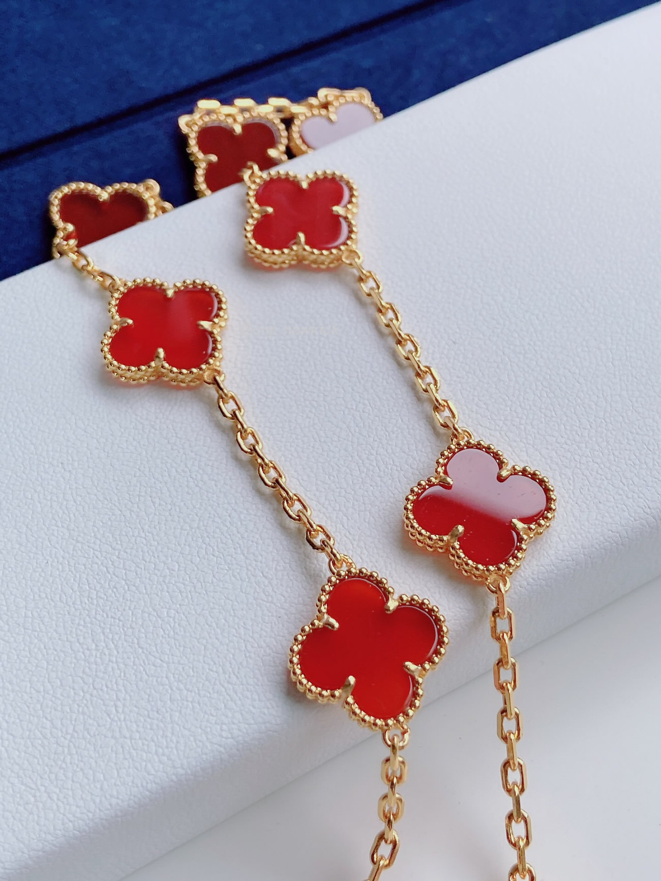 Van Cleef Arpels Vintage Alhambra 10 Four Leaf Lucky Totem Necklaces (5) - www.newkick.org Van Cleef Arpels Vintage Alhambra 10 Four Leaf Lucky Totem Necklaces (5) - www.newkick.org