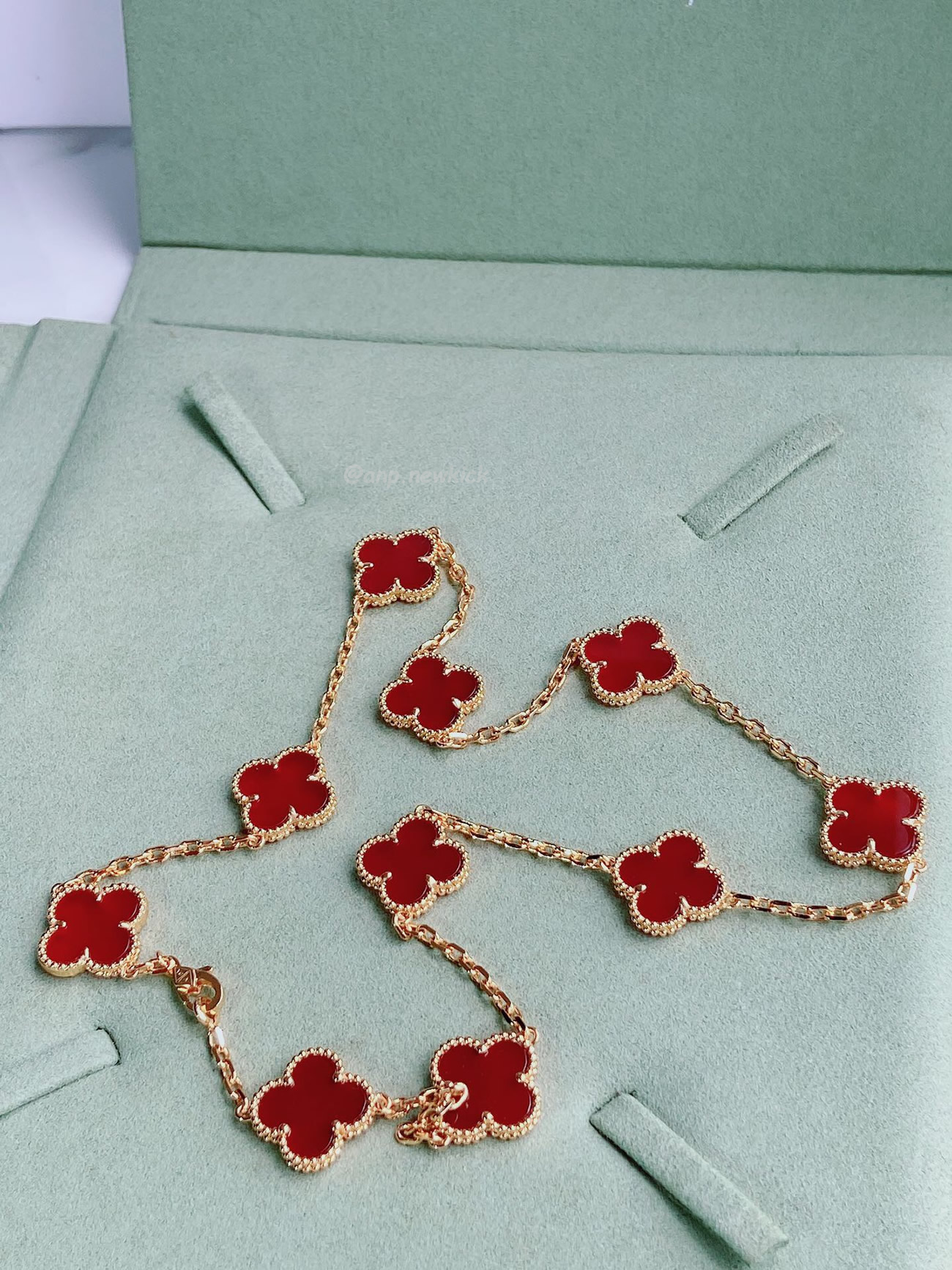 Van Cleef Arpels Vintage Alhambra 10 Four Leaf Lucky Totem Necklaces (8) - www.newkick.org Van Cleef Arpels Vintage Alhambra 10 Four Leaf Lucky Totem Necklaces (8) - www.newkick.org