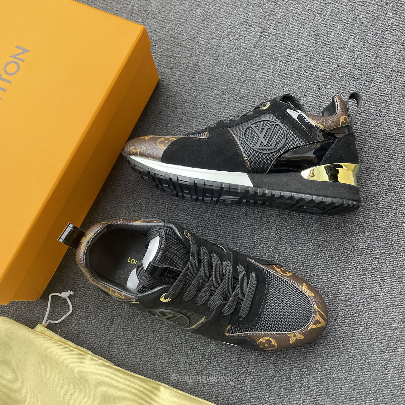 Louis Vuitton Run Away Black Gold 1a3cw0 (2) - www.newkick.org Louis Vuitton Run Away Black Gold 1a3cw0 (2) - www.newkick.org