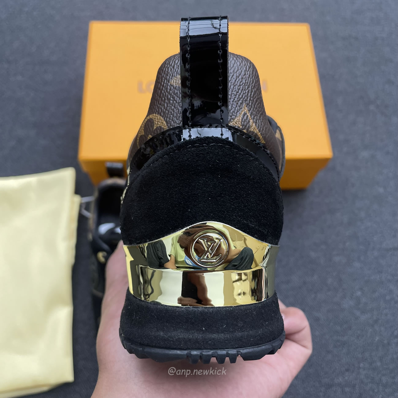 Louis Vuitton Run Away Black Gold 1a3cw0 (7) - www.newkick.org Louis Vuitton Run Away Black Gold 1a3cw0 (7) - www.newkick.org