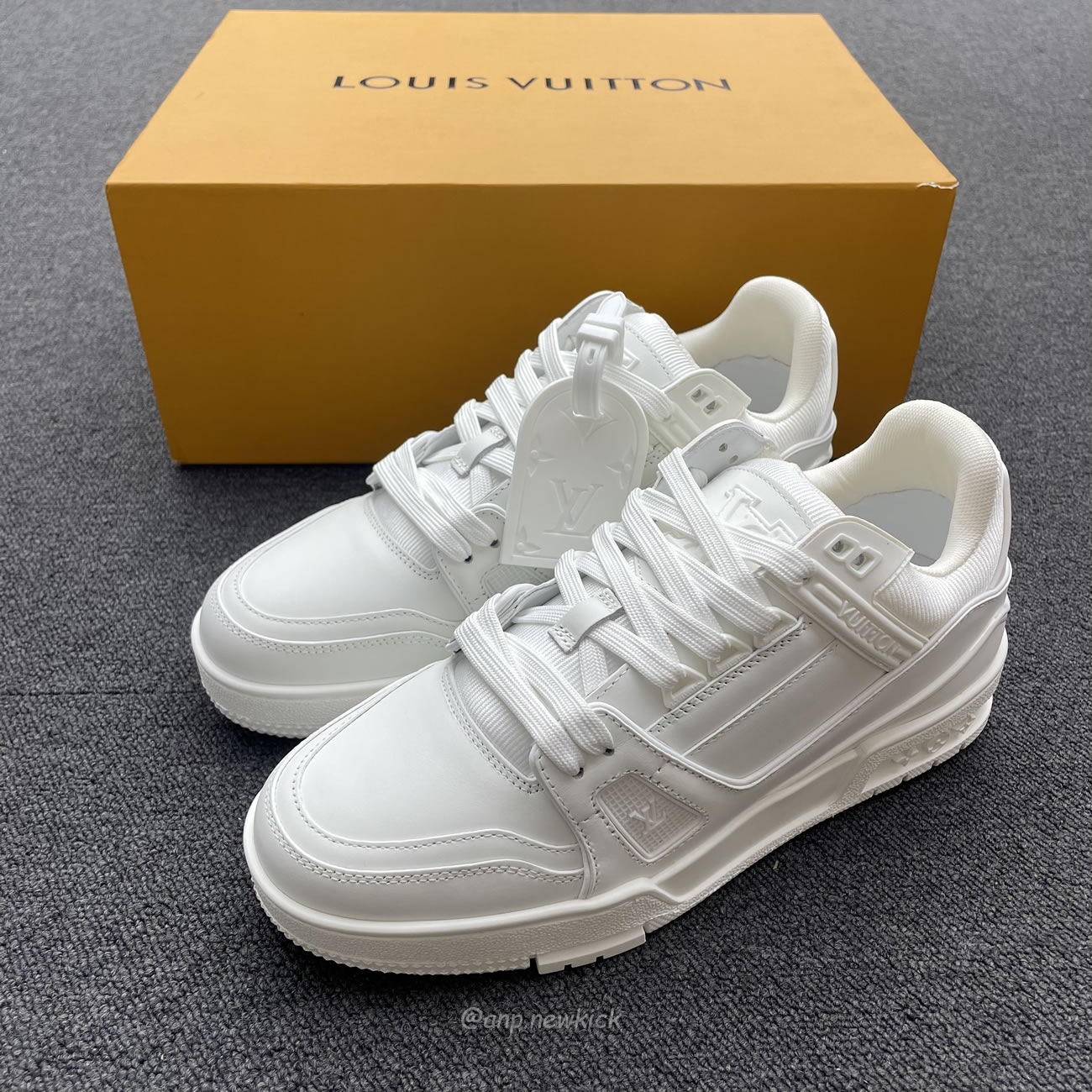 Louis Vuitton Lv Trainer Sneaker White 1a8wav (10) - www.newkick.org Louis Vuitton Lv Trainer Sneaker White 1a8wav (10) - www.newkick.org