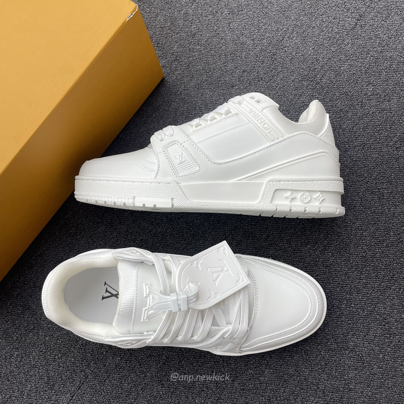 Louis Vuitton Lv Trainer Sneaker White 1a8wav (2) - www.newkick.org Louis Vuitton Lv Trainer Sneaker White 1a8wav (2) - www.newkick.org