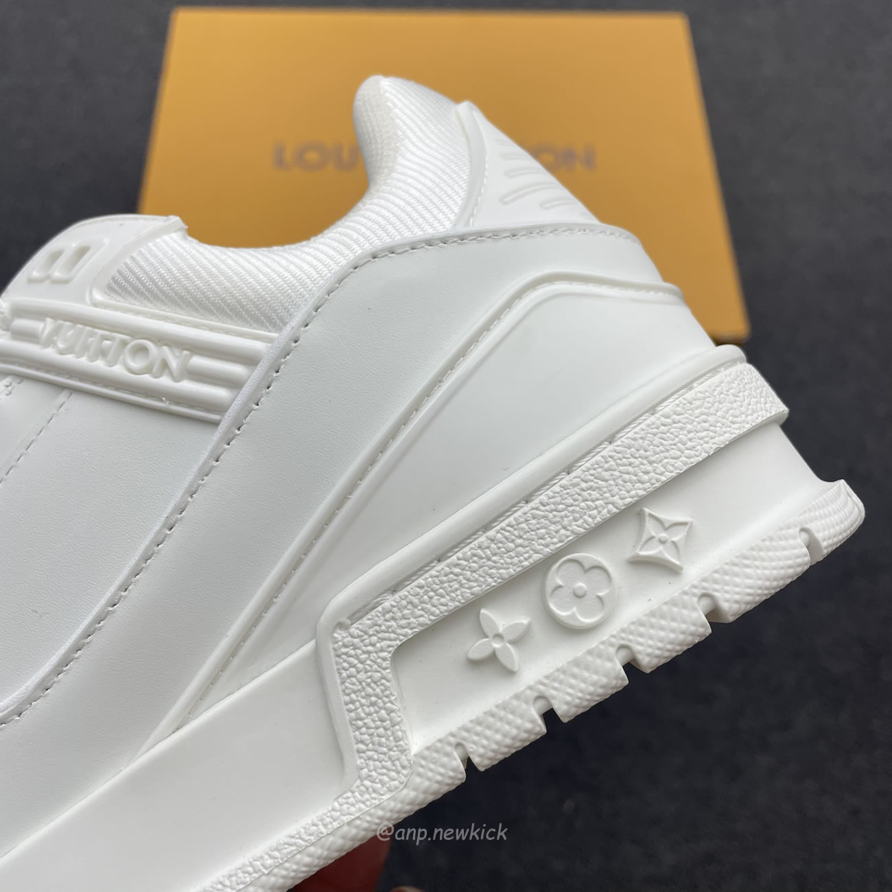 Louis Vuitton Lv Trainer Sneaker White 1a8wav (3) - www.newkick.org Louis Vuitton Lv Trainer Sneaker White 1a8wav (3) - www.newkick.org