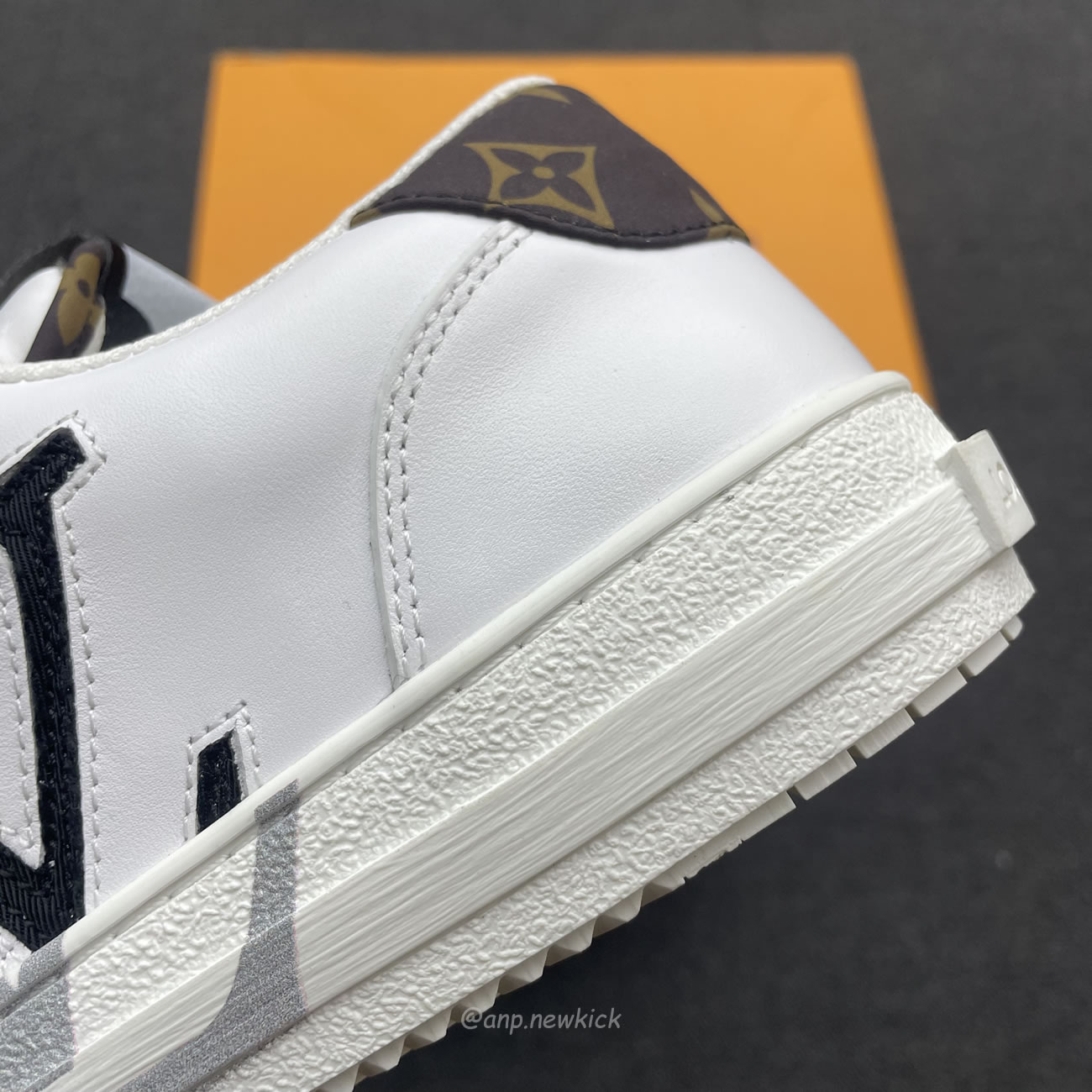 Louis Vuitton Charlie Trainers White Cacoa Brown Black 1a9jn8 (2) - www.newkick.org Louis Vuitton Charlie Trainers White Cacoa Brown Black 1a9jn8 (2) - www.newkick.org