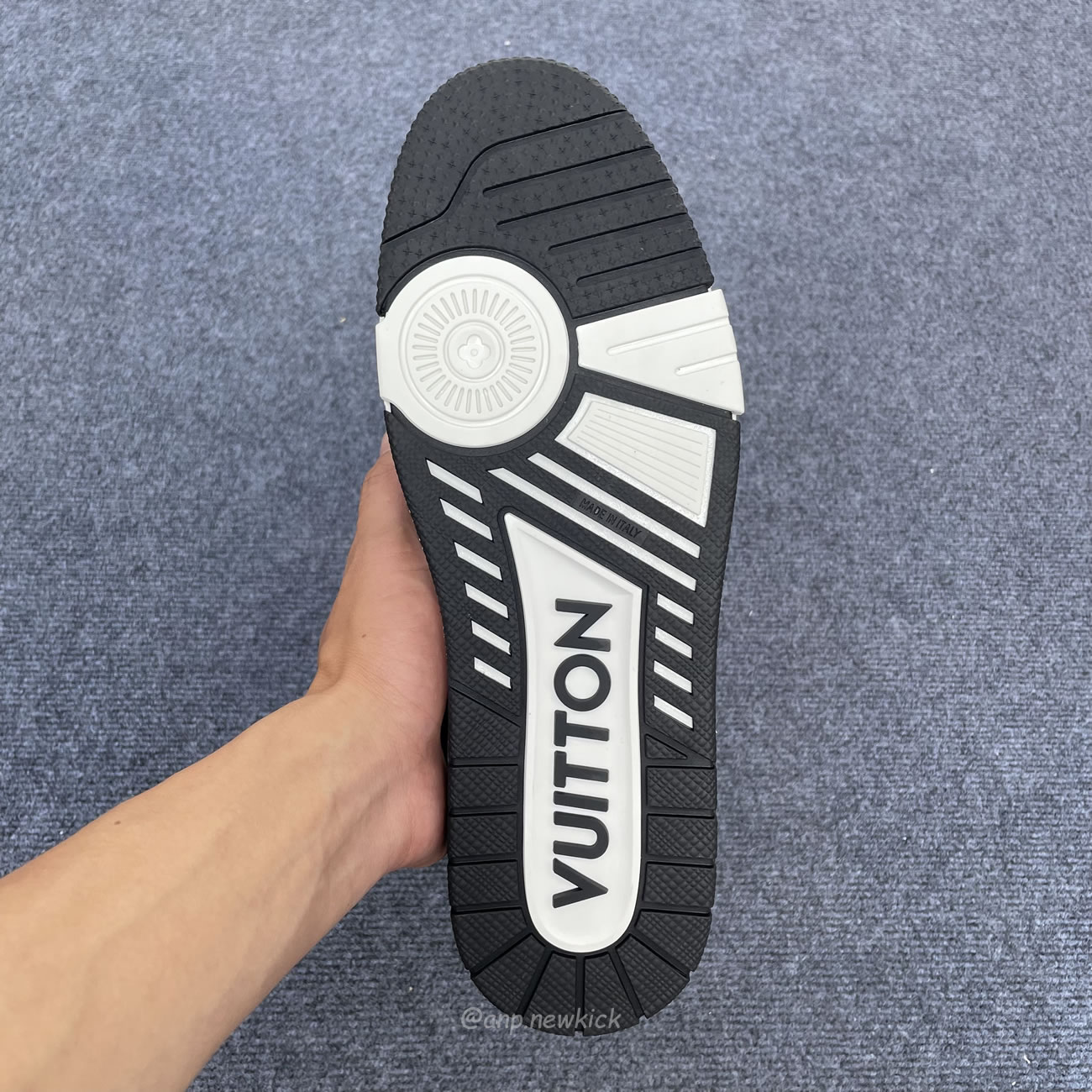 Louis Vuitton Lv Trainer Velcro Strap Monogram Denim Black White 1a9zau (5) - www.newkick.org Louis Vuitton Lv Trainer Velcro Strap Monogram Denim Black White 1a9zau (5) - www.newkick.org