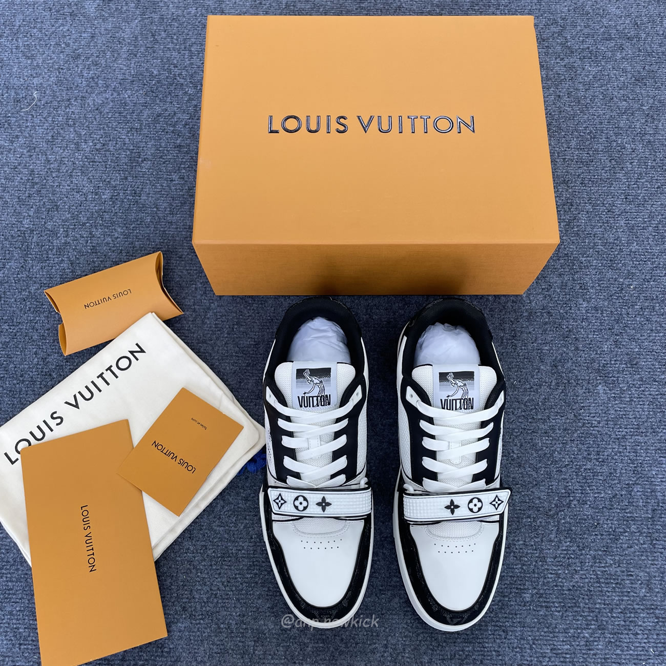 Louis Vuitton Lv Trainer Velcro Strap Monogram Denim Black White 1a9zau (7) - www.newkick.org Louis Vuitton Lv Trainer Velcro Strap Monogram Denim Black White 1a9zau (7) - www.newkick.org