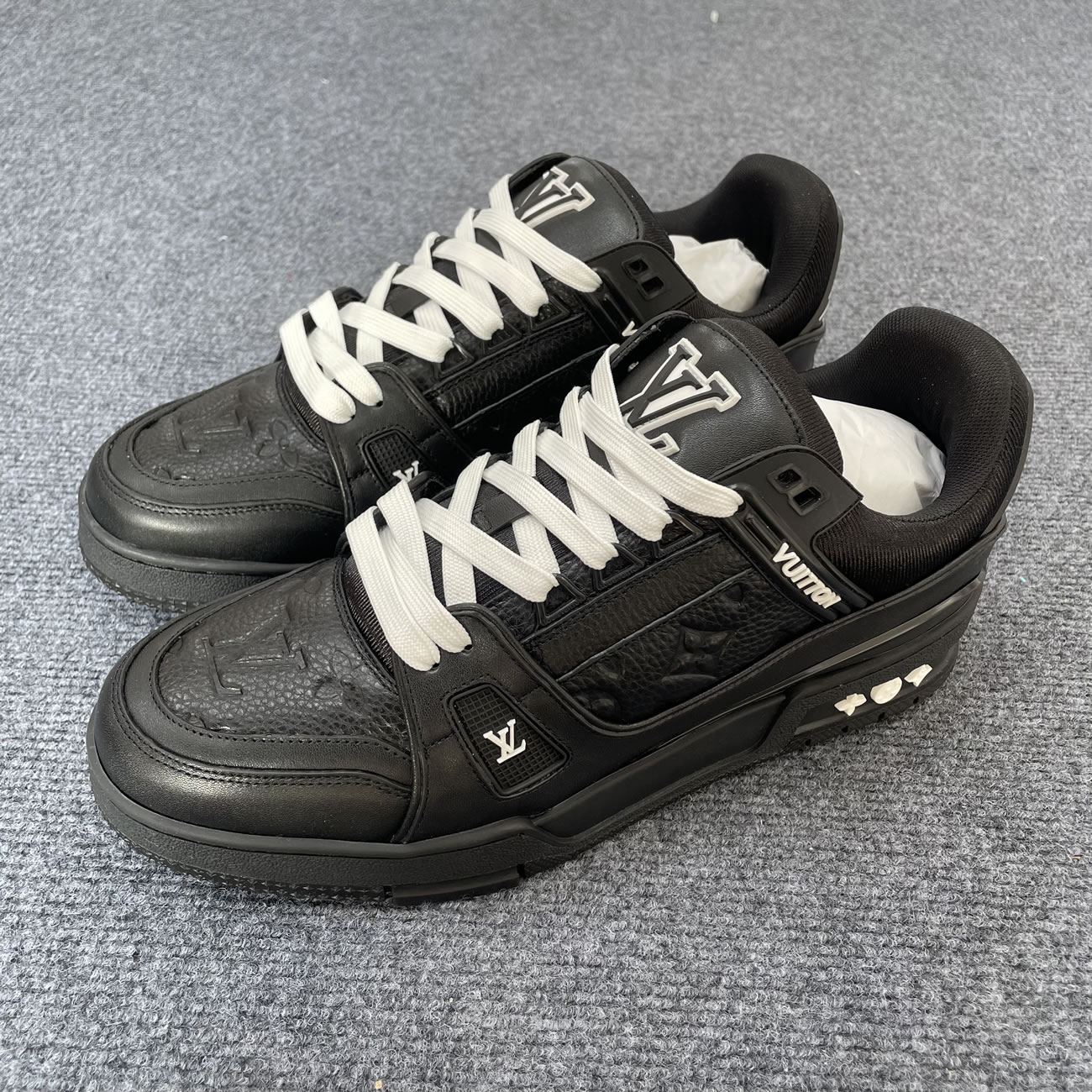 Louis Vuitton Sportschuh Schwarz Eingeprägtes Monogramm 1aarey (3) - www.newkick.org Louis Vuitton Sportschuh Schwarz Eingeprägtes Monogramm 1aarey (3) - www.newkick.org
