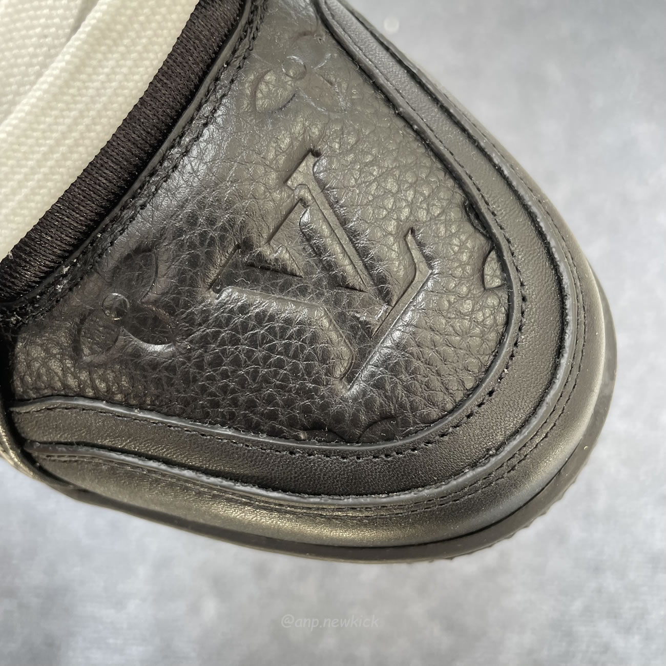 Louis Vuitton Sportschuh Schwarz Eingeprägtes Monogramm 1aarey (7) - www.newkick.org Louis Vuitton Sportschuh Schwarz Eingeprägtes Monogramm 1aarey (7) - www.newkick.org