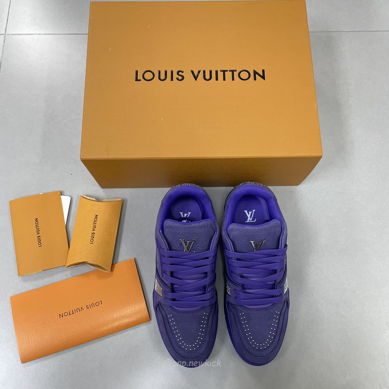 Louis Vuitton Lv Trainer Maxi Sneaker Violet 1adhae (9) - www.newkick.org Louis Vuitton Lv Trainer Maxi Sneaker Violet 1adhae (9) - www.newkick.org