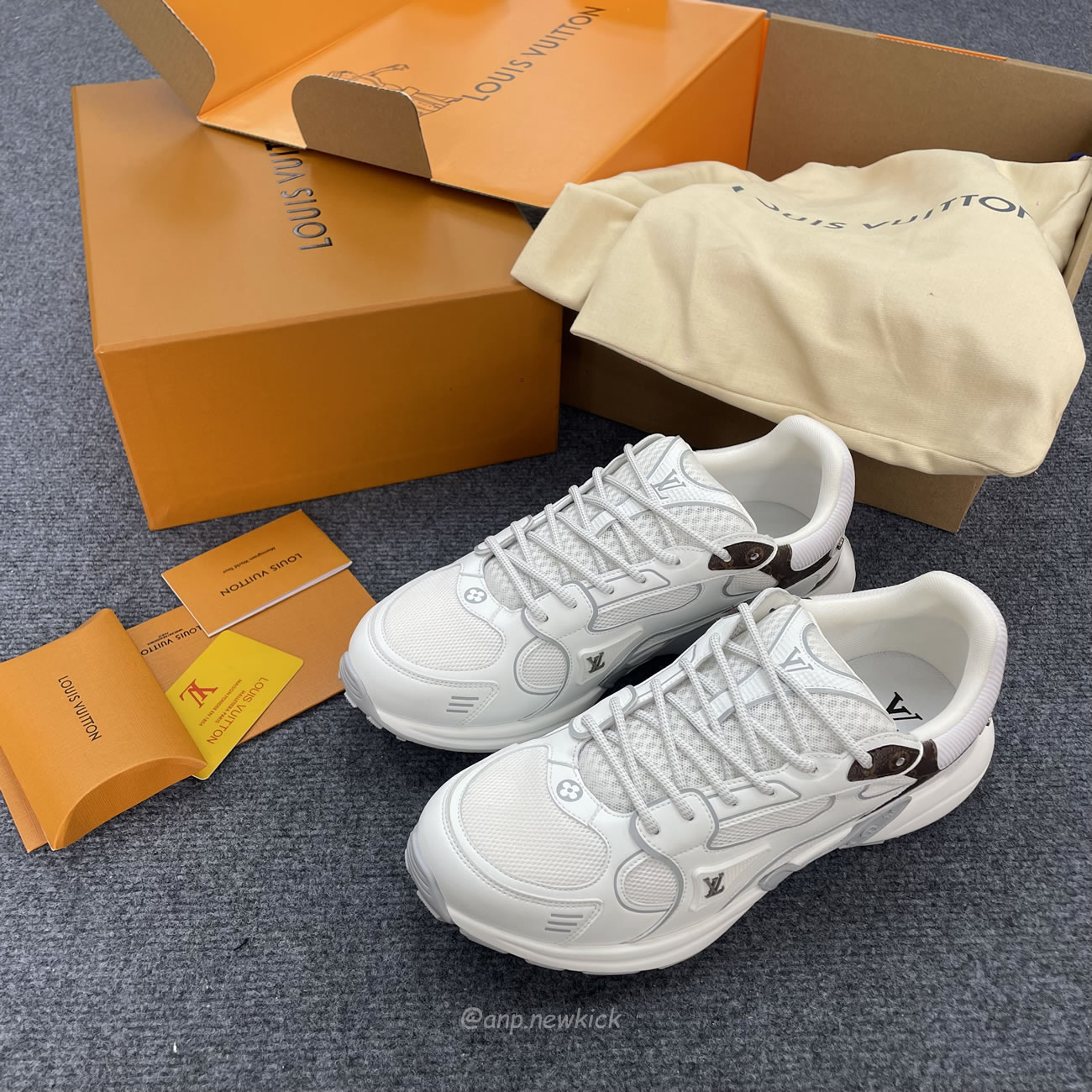 Louis Vuitton Lv Olympia Sneaker Blanc Black Silvery 1ahoht (11) - www.newkick.org Louis Vuitton Lv Olympia Sneaker Blanc Black Silvery 1ahoht (11) - www.newkick.org