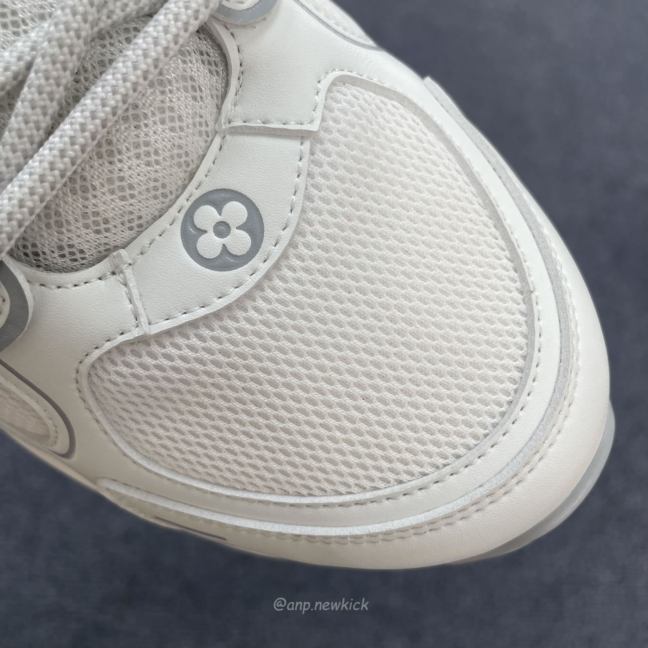 Louis Vuitton Lv Olympia Sneaker Blanc Black Silvery 1ahoht (12) - www.newkick.org Louis Vuitton Lv Olympia Sneaker Blanc Black Silvery 1ahoht (12) - www.newkick.org