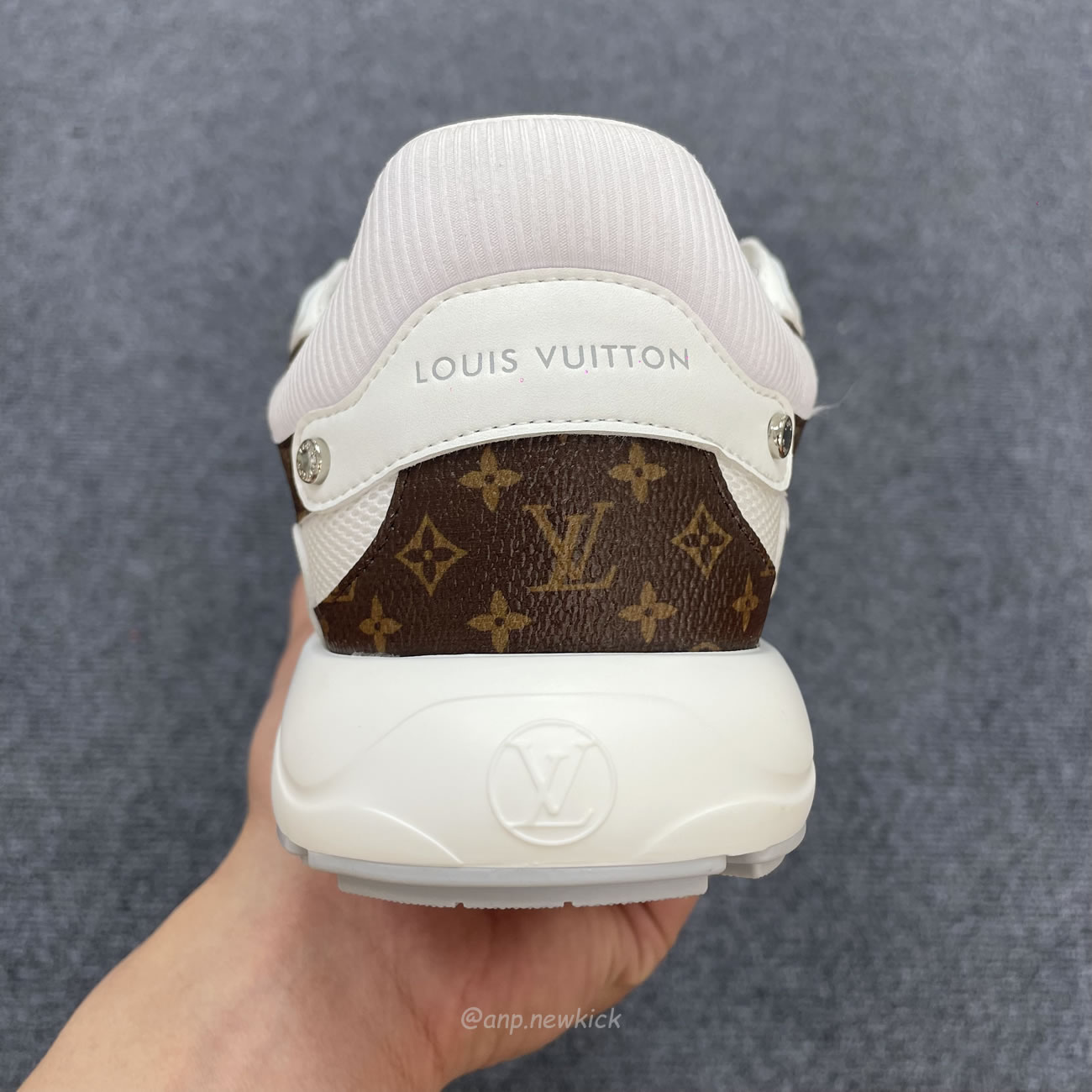 Louis Vuitton Lv Olympia Sneaker Blanc Black Silvery 1ahoht (13) - www.newkick.org Louis Vuitton Lv Olympia Sneaker Blanc Black Silvery 1ahoht (13) - www.newkick.org