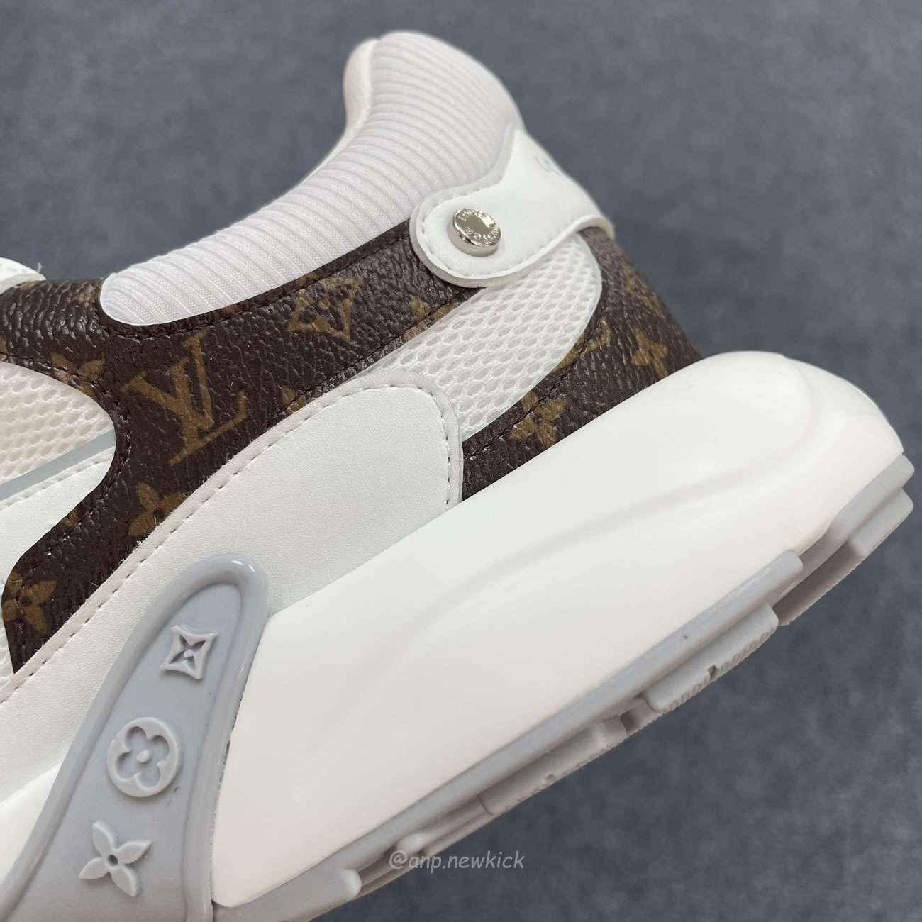 Louis Vuitton Lv Olympia Sneaker Blanc Black Silvery 1ahoht (8) - www.newkick.org Louis Vuitton Lv Olympia Sneaker Blanc Black Silvery 1ahoht (8) - www.newkick.org