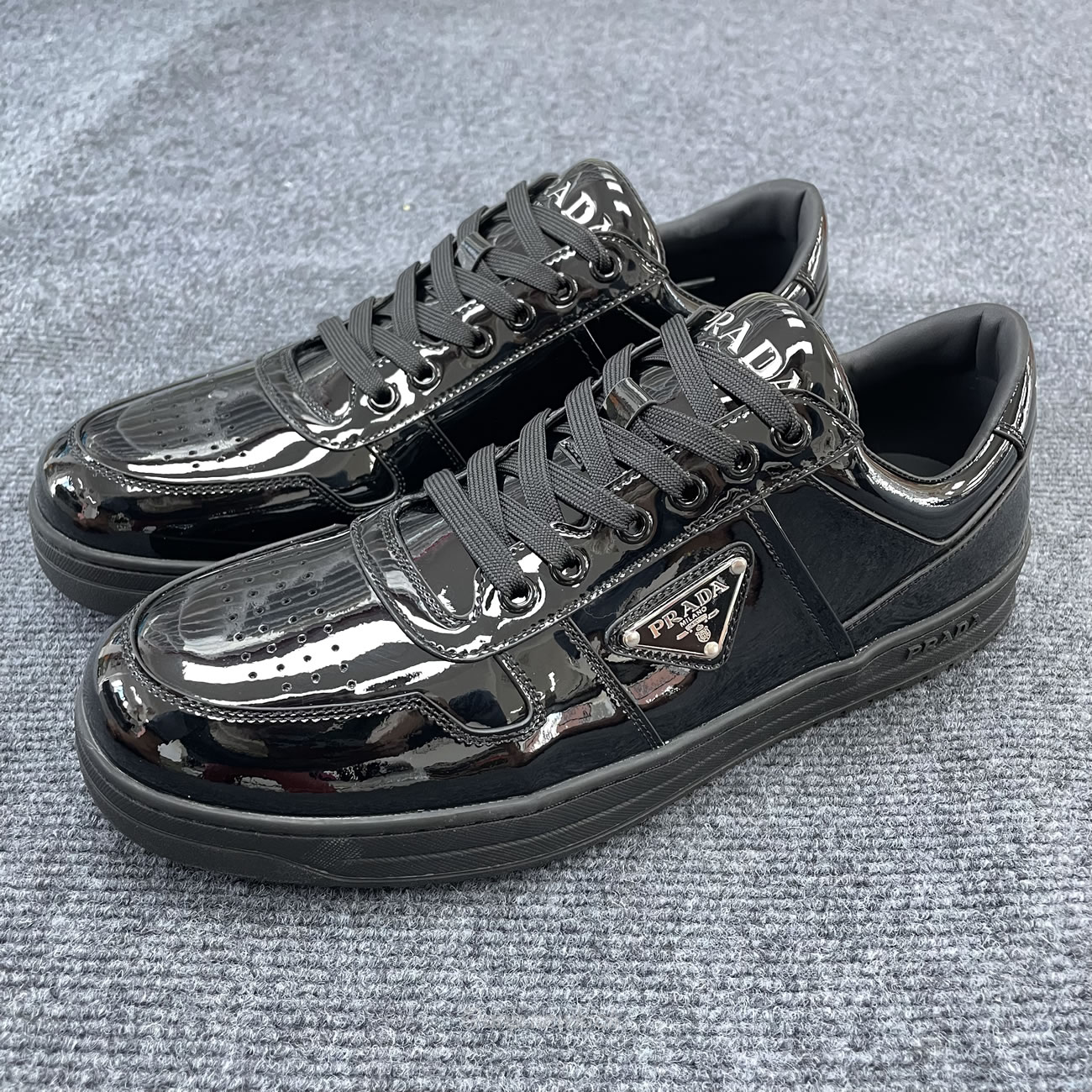 Prada Sneakers Mid Top Black Patent Leather 1e792m 069 F0002 F B030 (6) - www.newkick.org Prada Sneakers Mid Top Black Patent Leather 1e792m 069 F0002 F B030 (6) - www.newkick.org