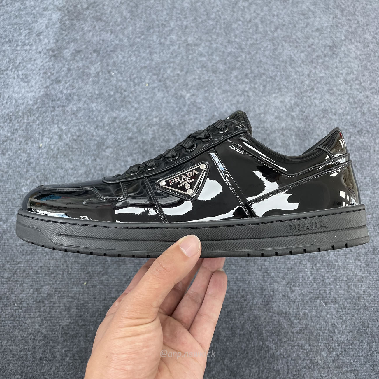 Prada Sneakers Mid Top Black Patent Leather 1e792m 069 F0002 F B030 (7) - www.newkick.org Prada Sneakers Mid Top Black Patent Leather 1e792m 069 F0002 F B030 (7) - www.newkick.org