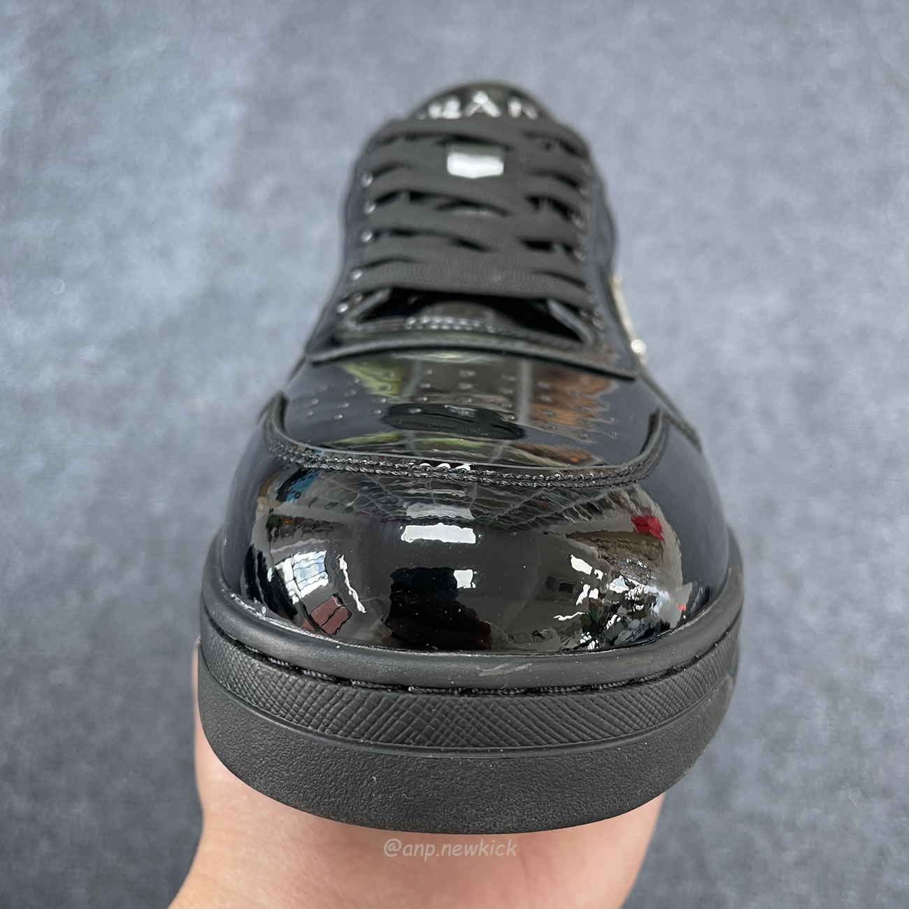 Prada Sneakers Mid Top Black Patent Leather 1e792m 069 F0002 F B030 (8) - www.newkick.org Prada Sneakers Mid Top Black Patent Leather 1e792m 069 F0002 F B030 (8) - www.newkick.org