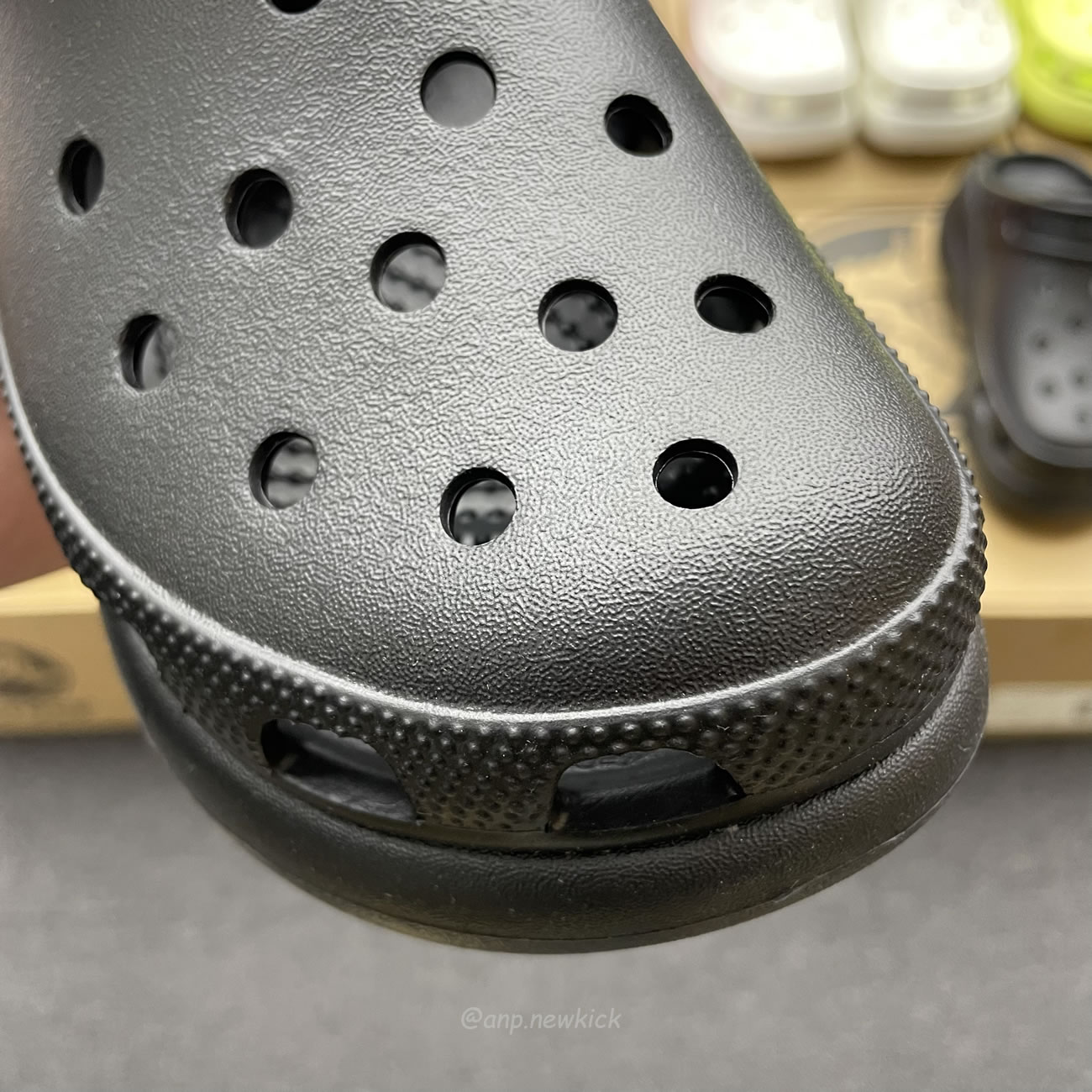 Crocs Classic Crush Clog Bone Multi Black White Green Blue Grey Red Green Dark Green Brown 207521 (12) - www.newkick.vip Crocs Classic Crush Clog Bone Multi Black White Green Blue Grey Red Green Dark Green Brown 207521 (12) - www.newkick.vip