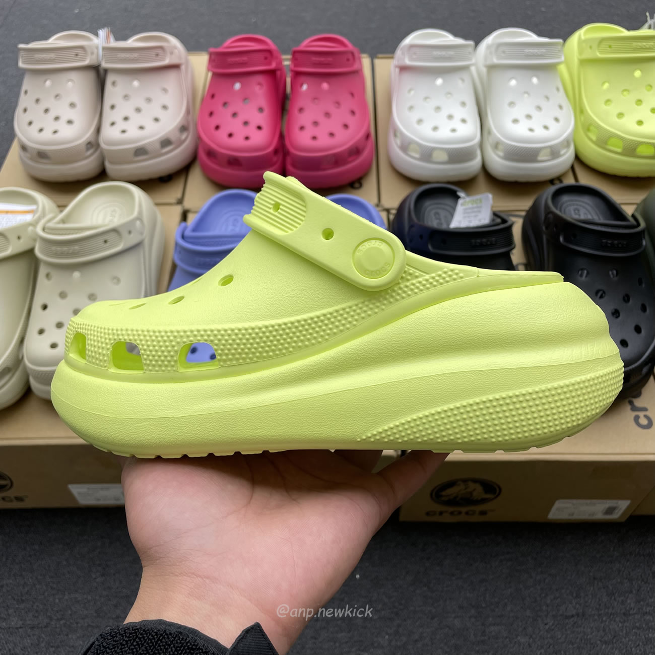 Crocs Classic Crush Clog Bone Multi Black White Green Blue Grey Red Green Dark Green Brown 207521 (15) - www.newkick.vip Crocs Classic Crush Clog Bone Multi Black White Green Blue Grey Red Green Dark Green Brown 207521 (15) - www.newkick.vip