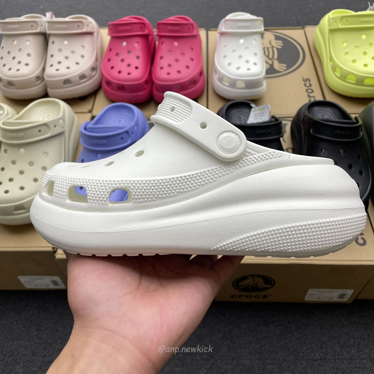 Crocs Classic Crush Clog Bone Multi Black White Green Blue Grey Red Green Dark Green Brown 207521 (19) - www.newkick.vip Crocs Classic Crush Clog Bone Multi Black White Green Blue Grey Red Green Dark Green Brown 207521 (19) - www.newkick.vip